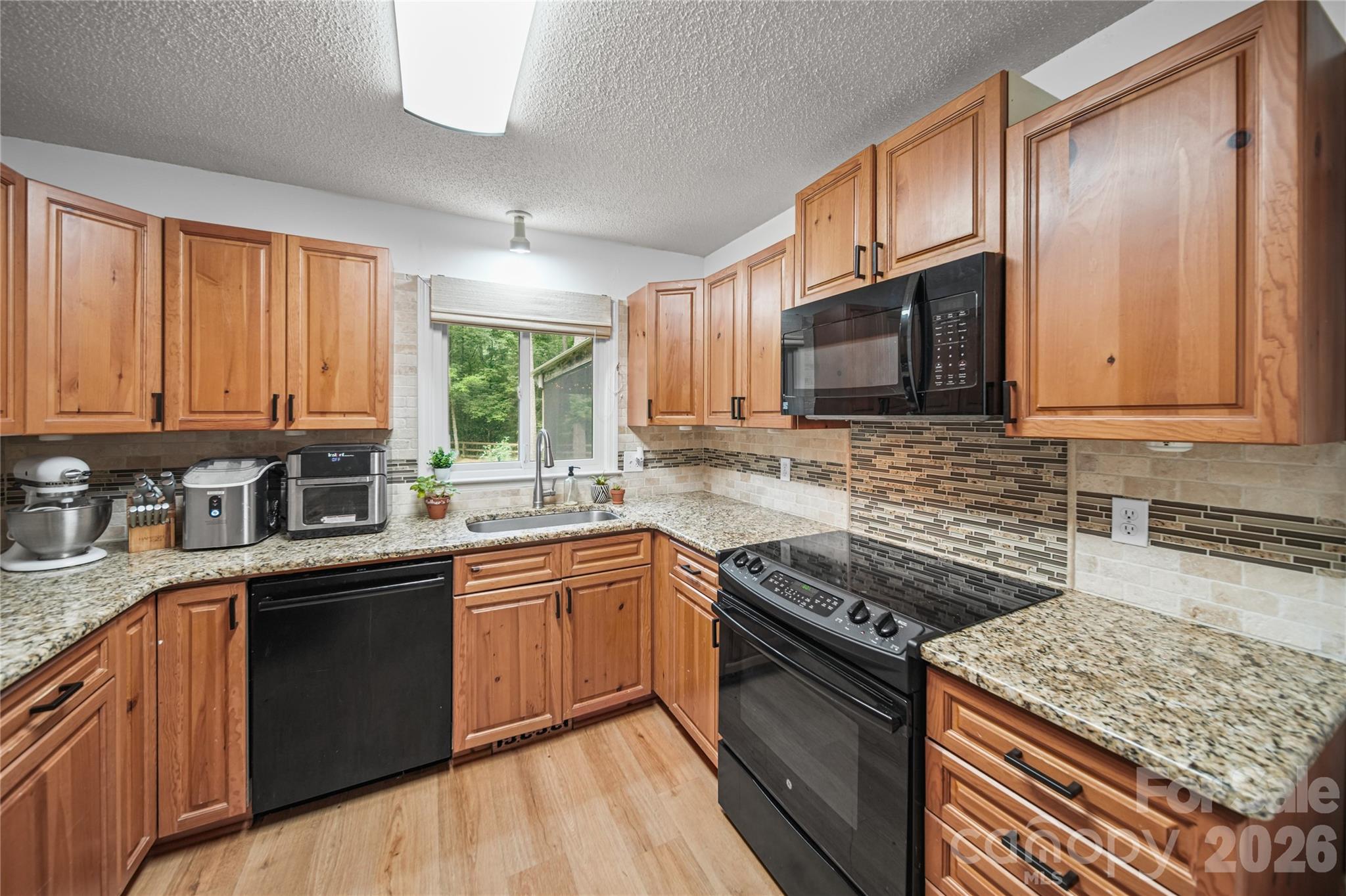 Single Family Residence at 2141 Moonstone Drive, Concord, photo 8 of 34