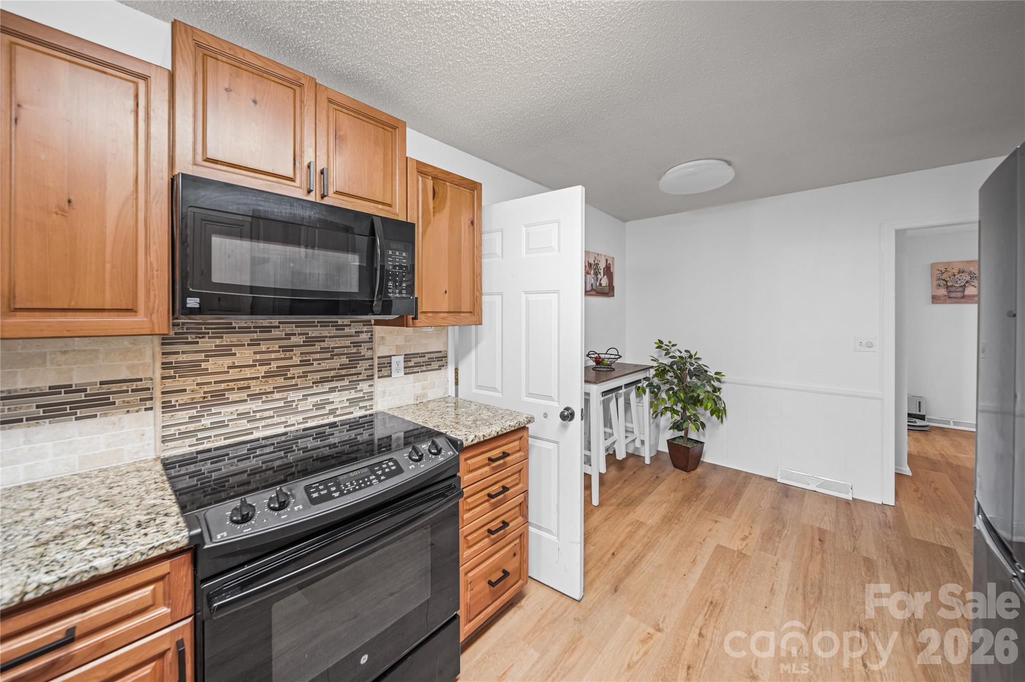 Single Family Residence at 2141 Moonstone Drive, Concord, photo 9 of 34