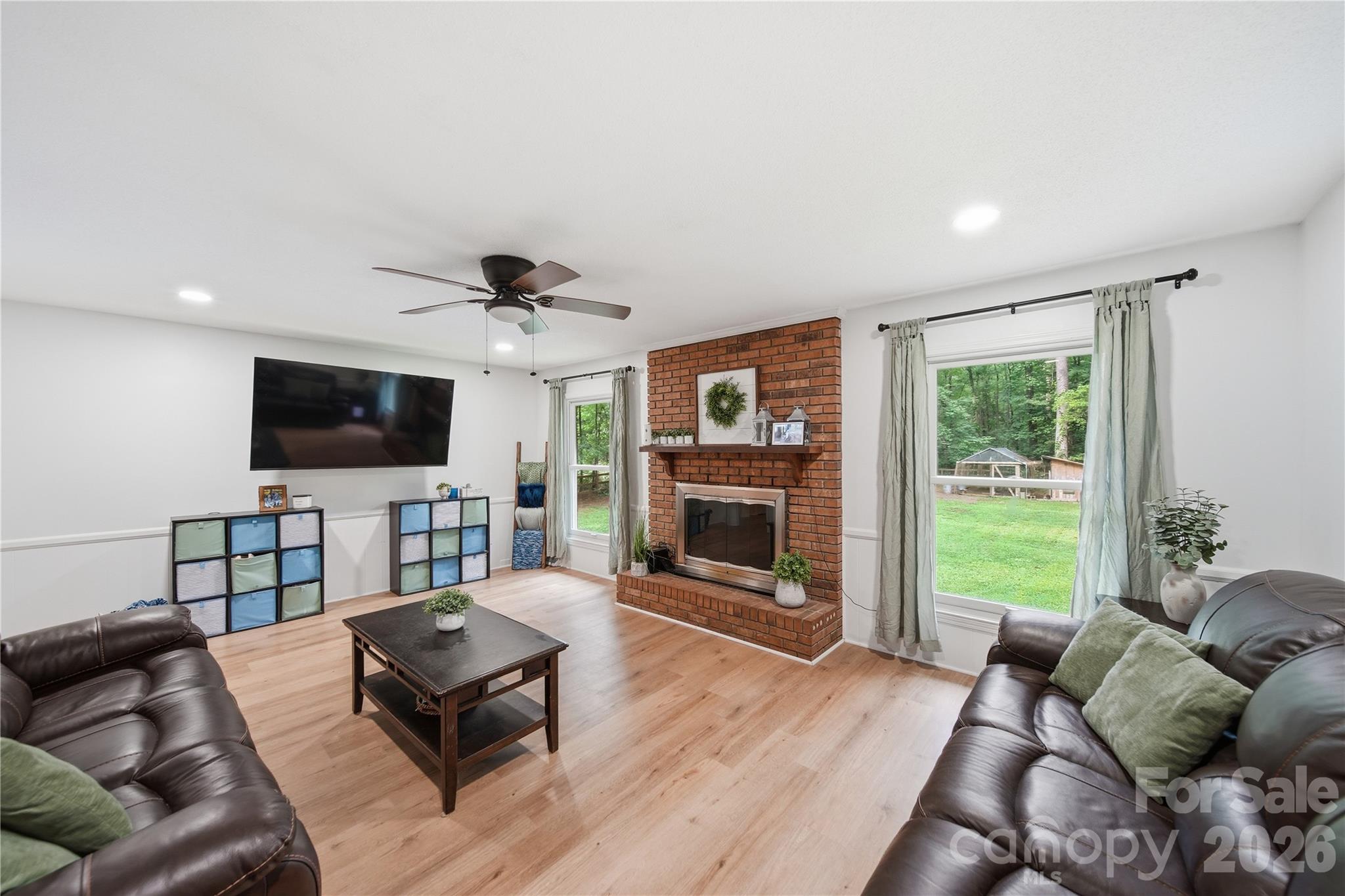 Single Family Residence at 2141 Moonstone Drive, Concord, photo 17 of 34