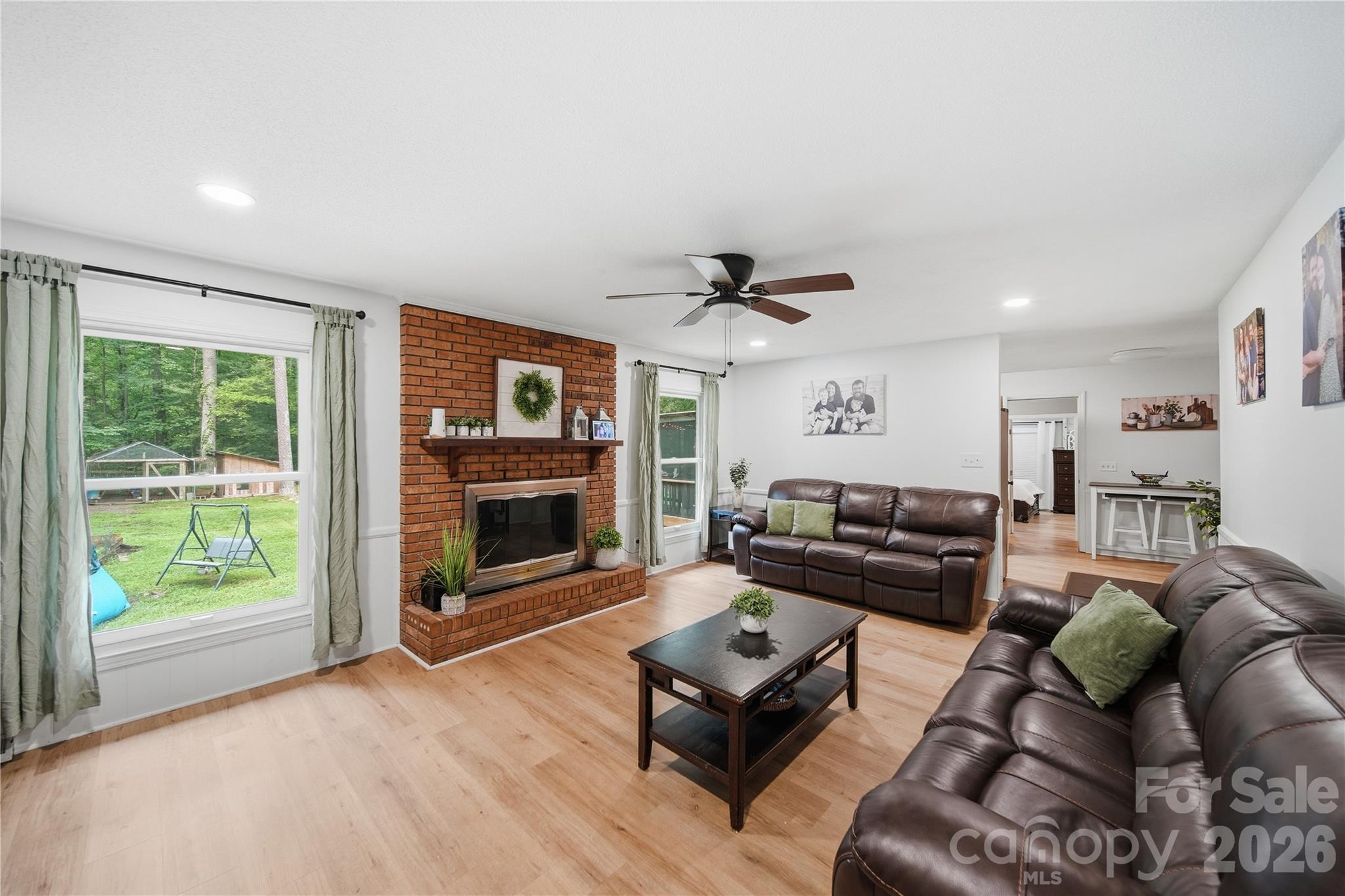 Single Family Residence at 2141 Moonstone Drive, Concord, photo 18 of 34