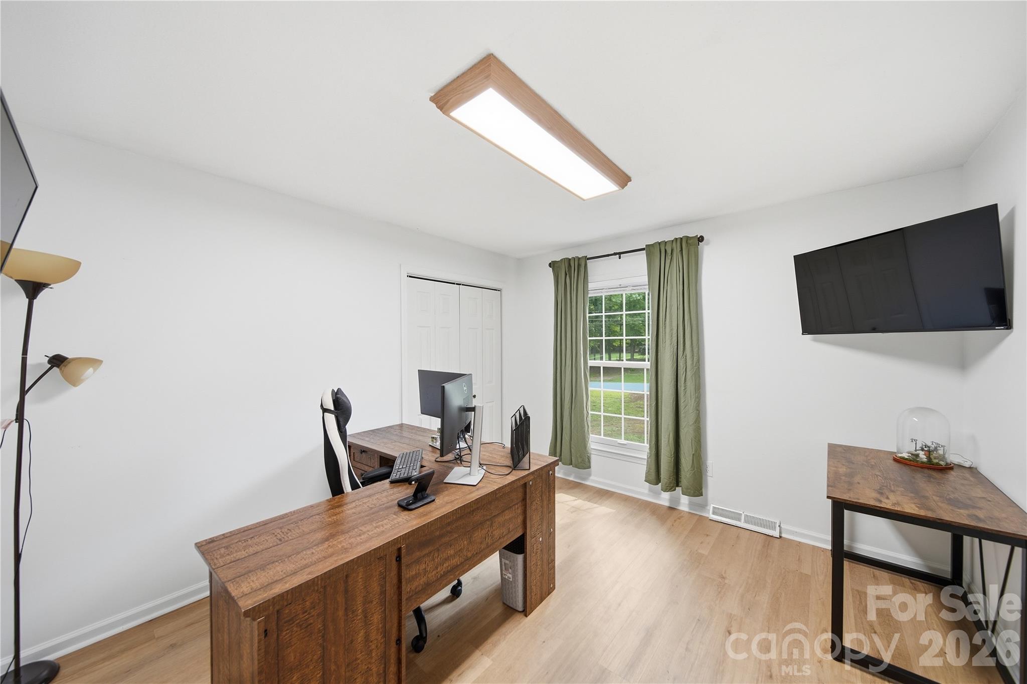Single Family Residence at 2141 Moonstone Drive, Concord, photo 21 of 34