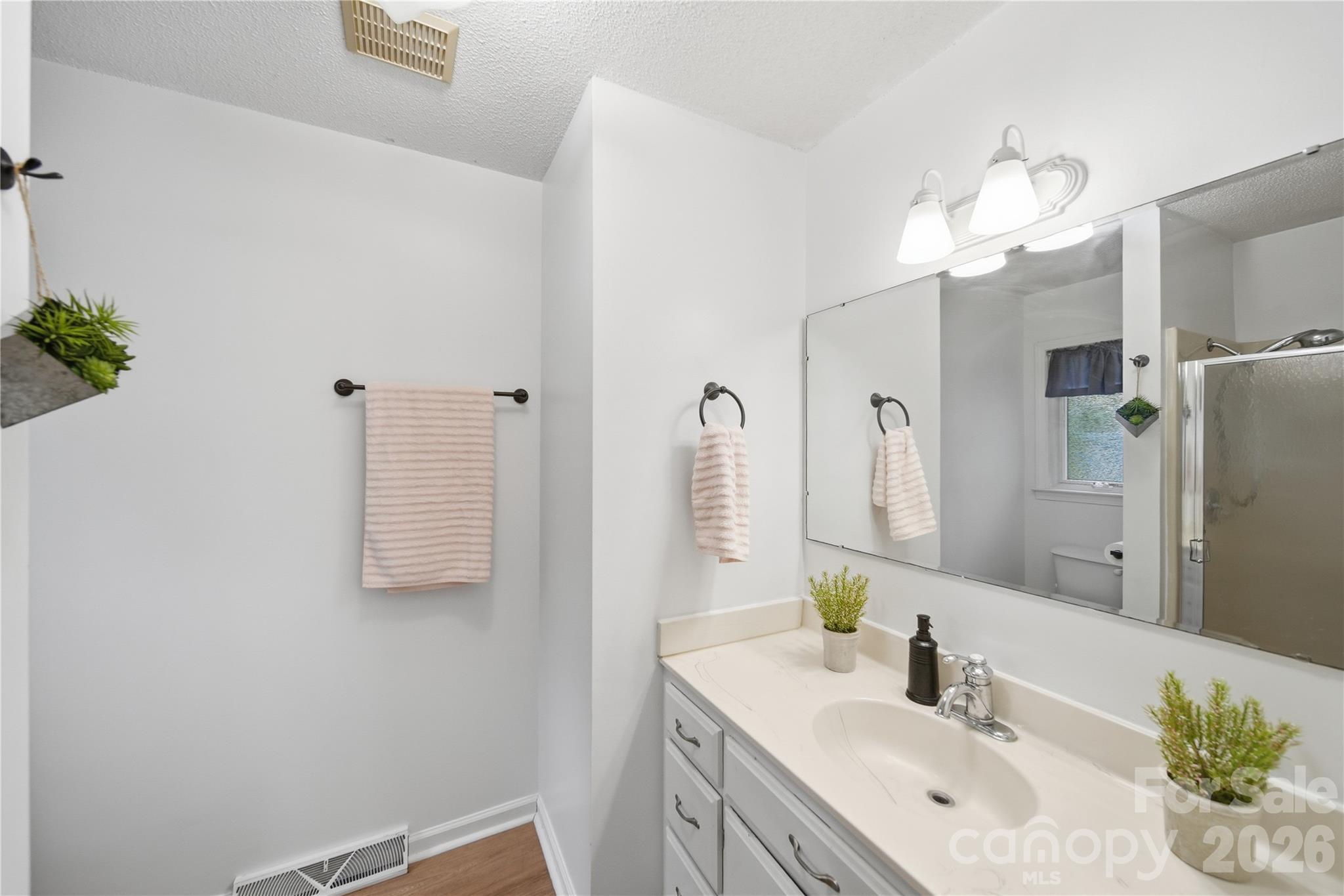 Single Family Residence at 2141 Moonstone Drive, Concord, photo 25 of 34