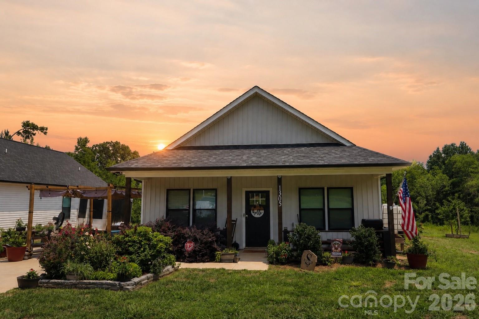 Single Family Residence at 1305 Scout Road, Salisbury, photo 2 of 16