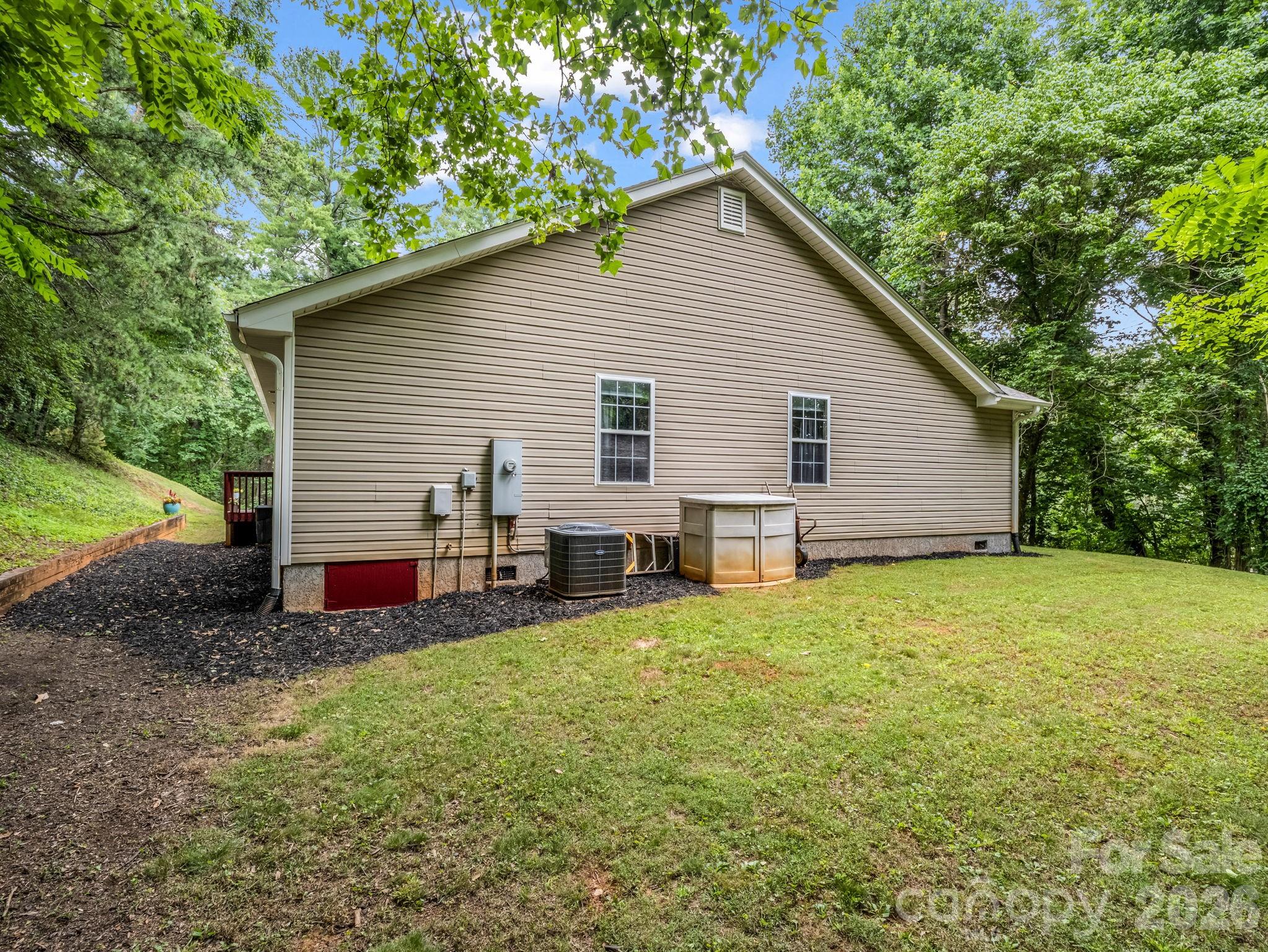 Single Family Residence at 18 Buckle Ridge, Weaverville, photo 4 of 48