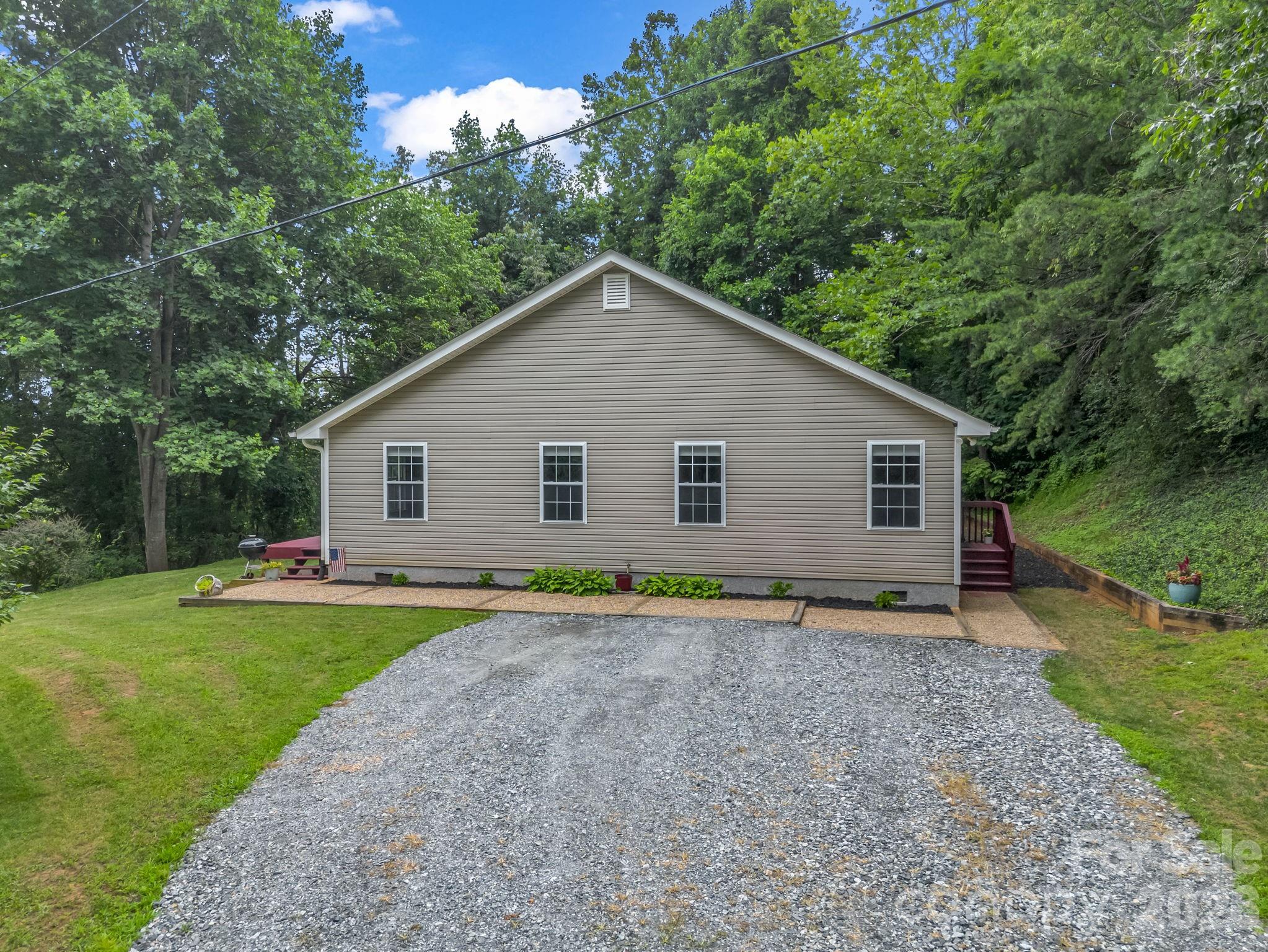 Single Family Residence at 18 Buckle Ridge, Weaverville, photo 8 of 48