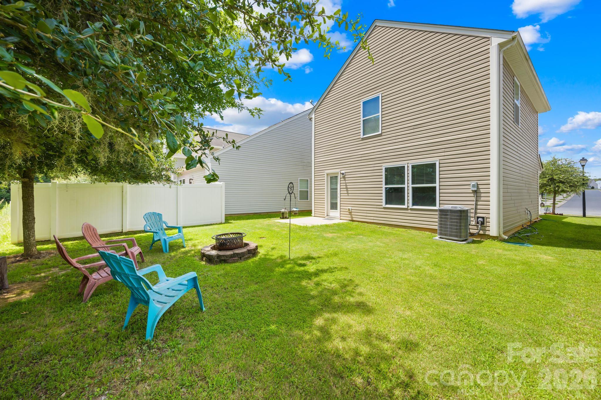 Single Family Residence at 4725 Yarrow Street, Rock Hill, photo 14 of 18