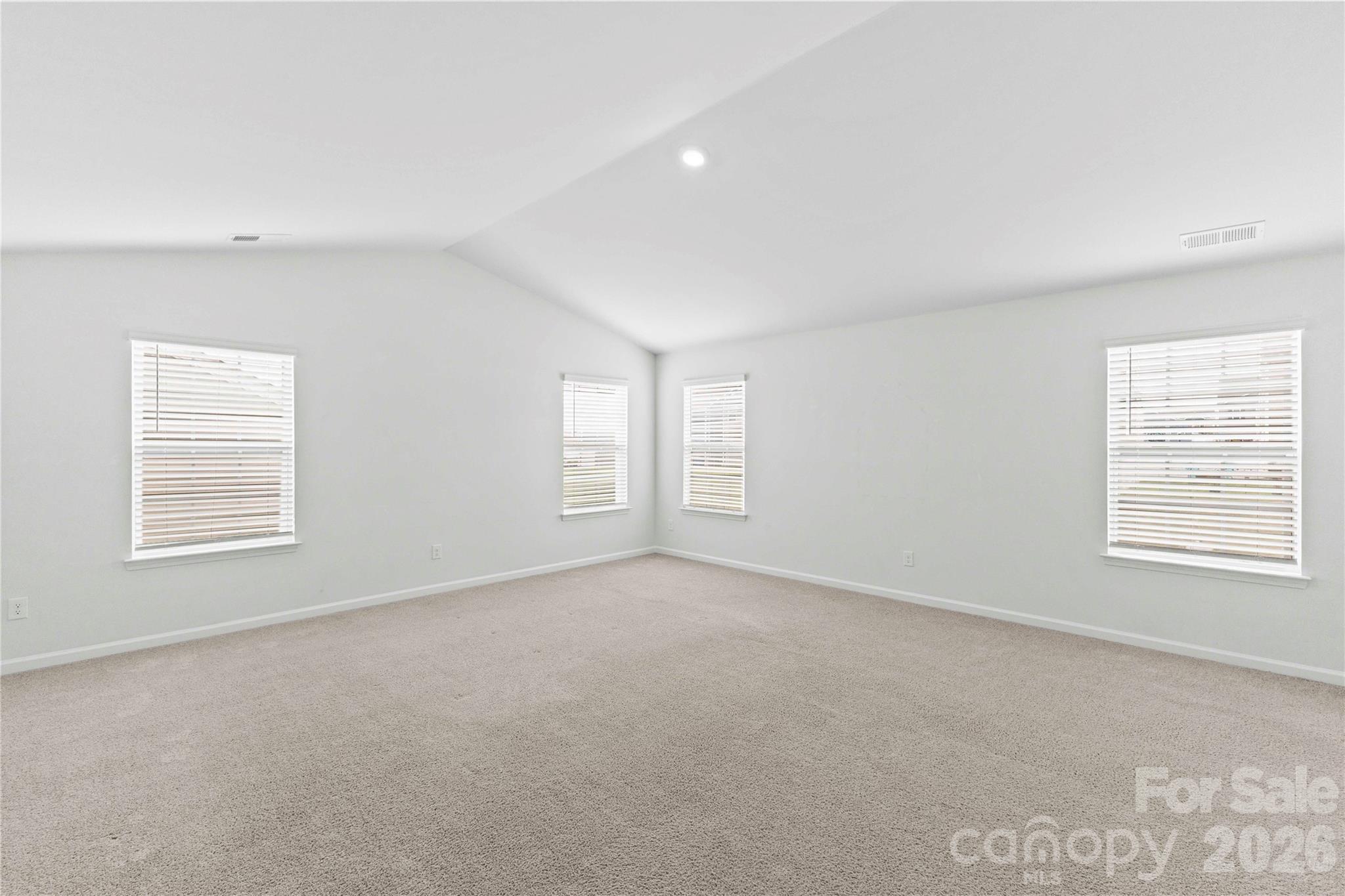 spacious masterbedroom - 134 Giant Oak Avenue, Statesville
