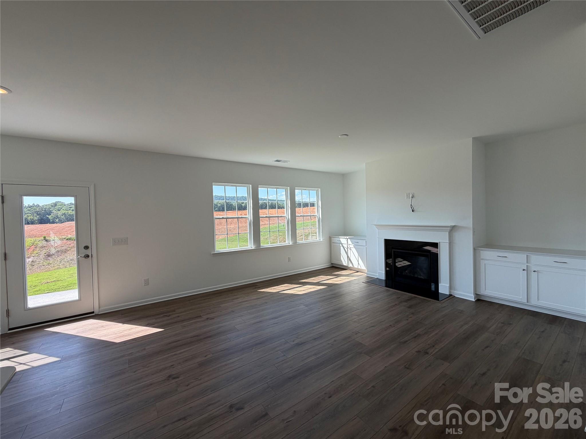 Single Family Residence at 7092 Juneberry Way, Maiden, photo 8 of 31