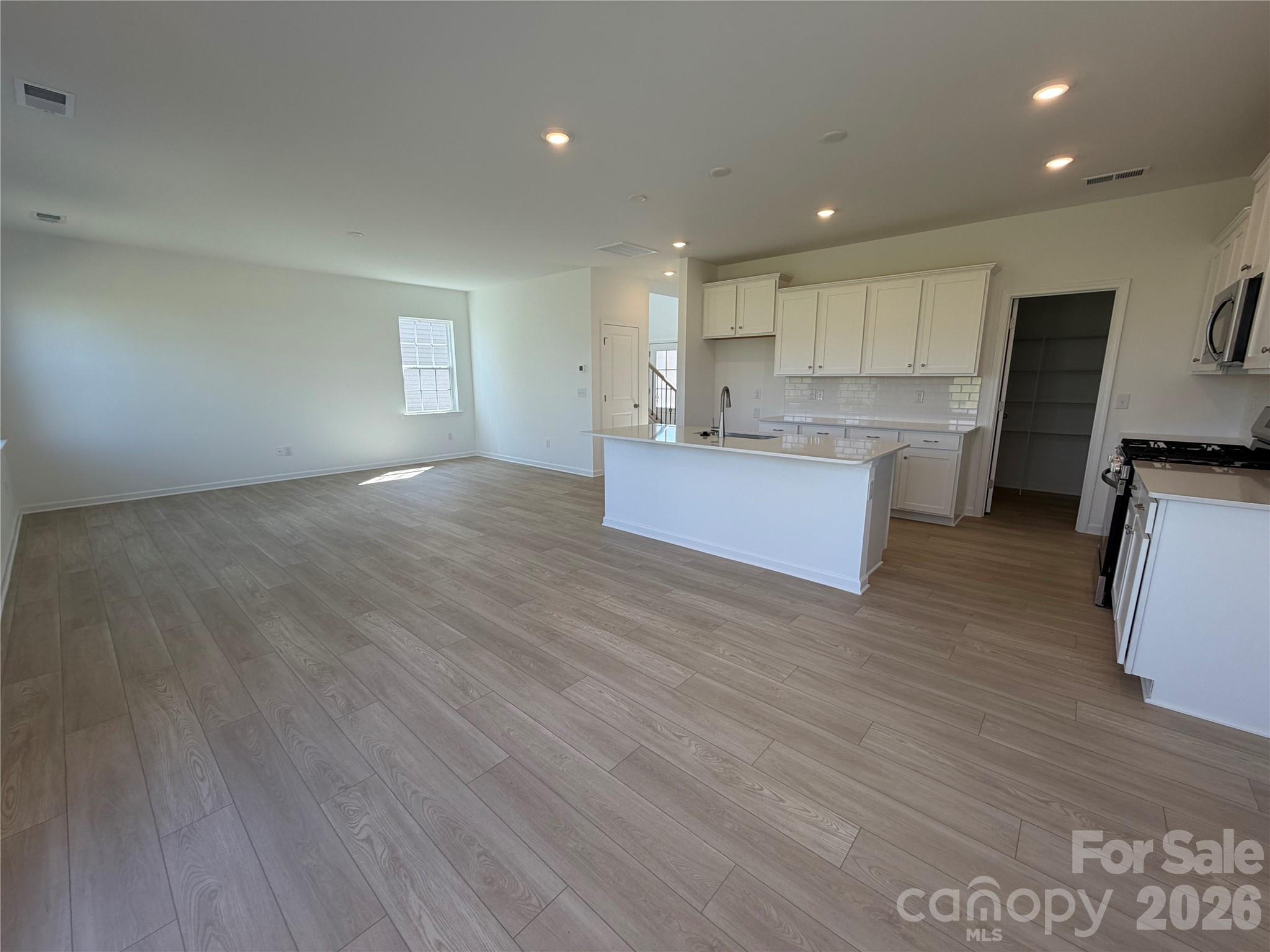 Single Family Residence at 2087 Morning Gold Drive, Maiden, photo 3 of 25
