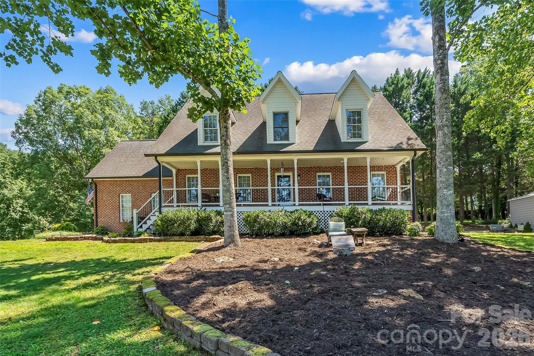 313 Springwood Drive NE