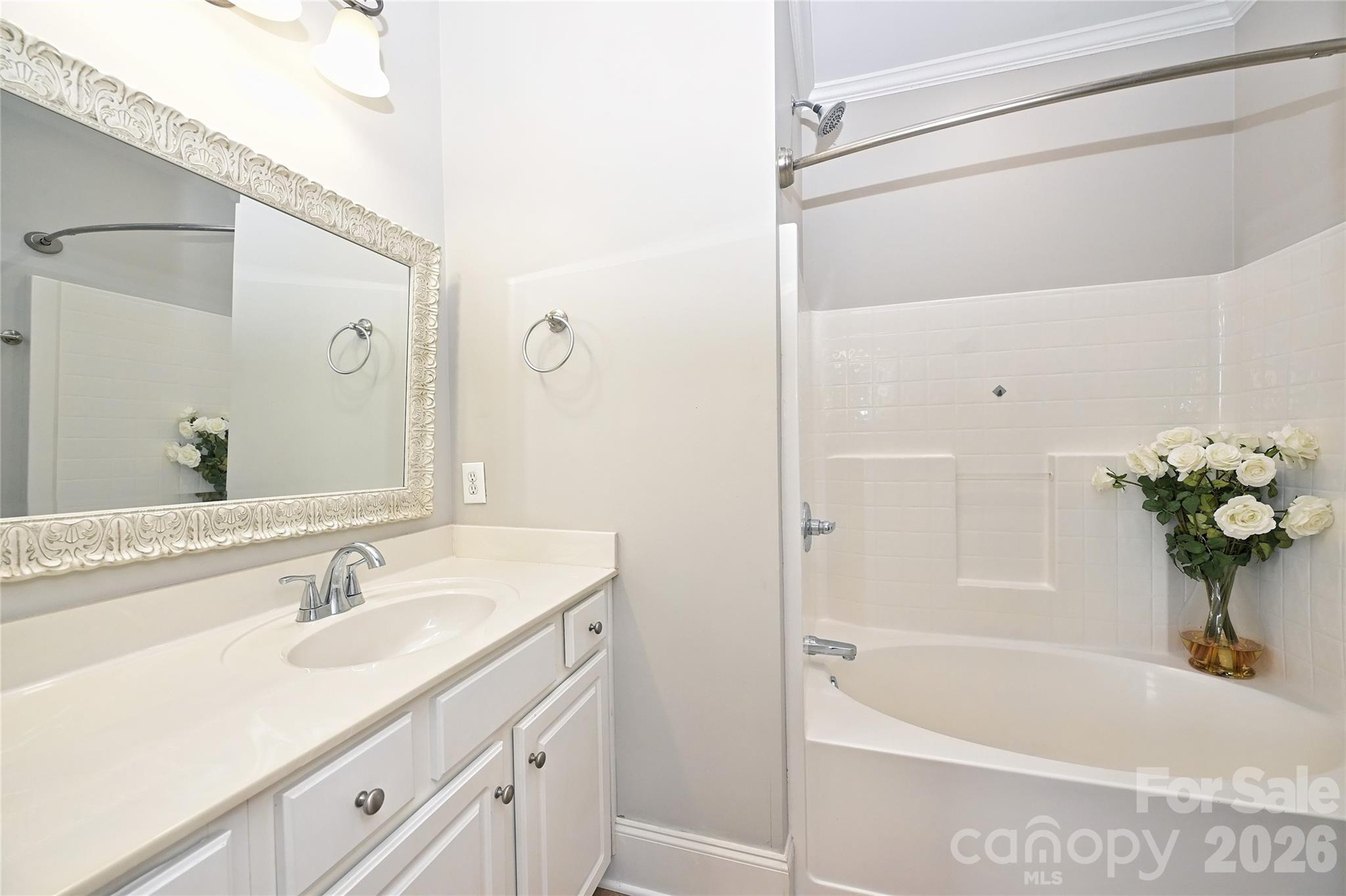 Primary Bedroom En Suite Bathroom - 5732 Village Drive NW, Concord