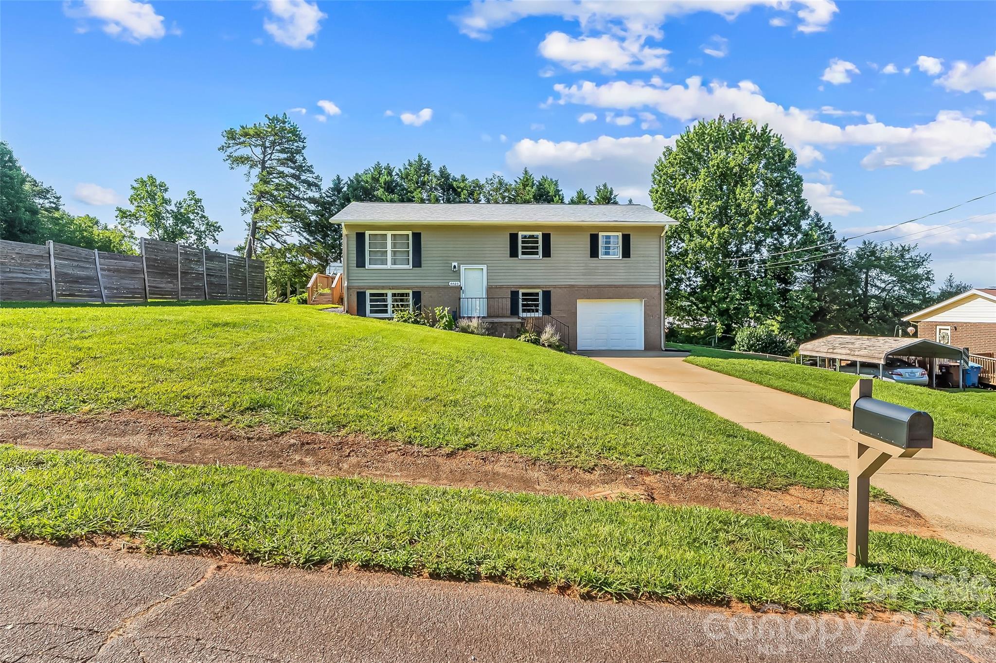 Single Family Residence at 4405 Landing Court, Hickory, photo 3 of 30
