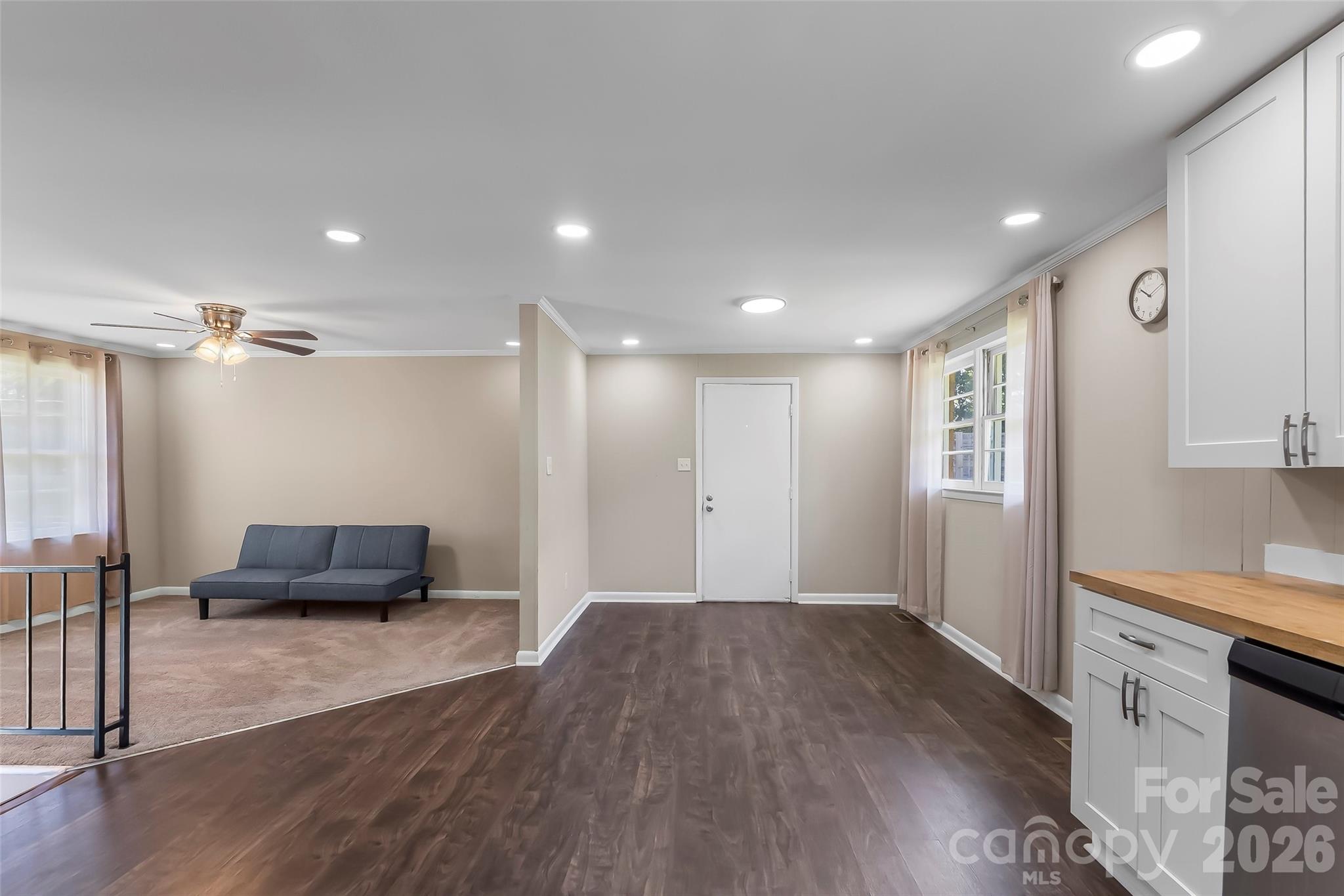 Single Family Residence at 4405 Landing Court, Hickory, photo 8 of 30