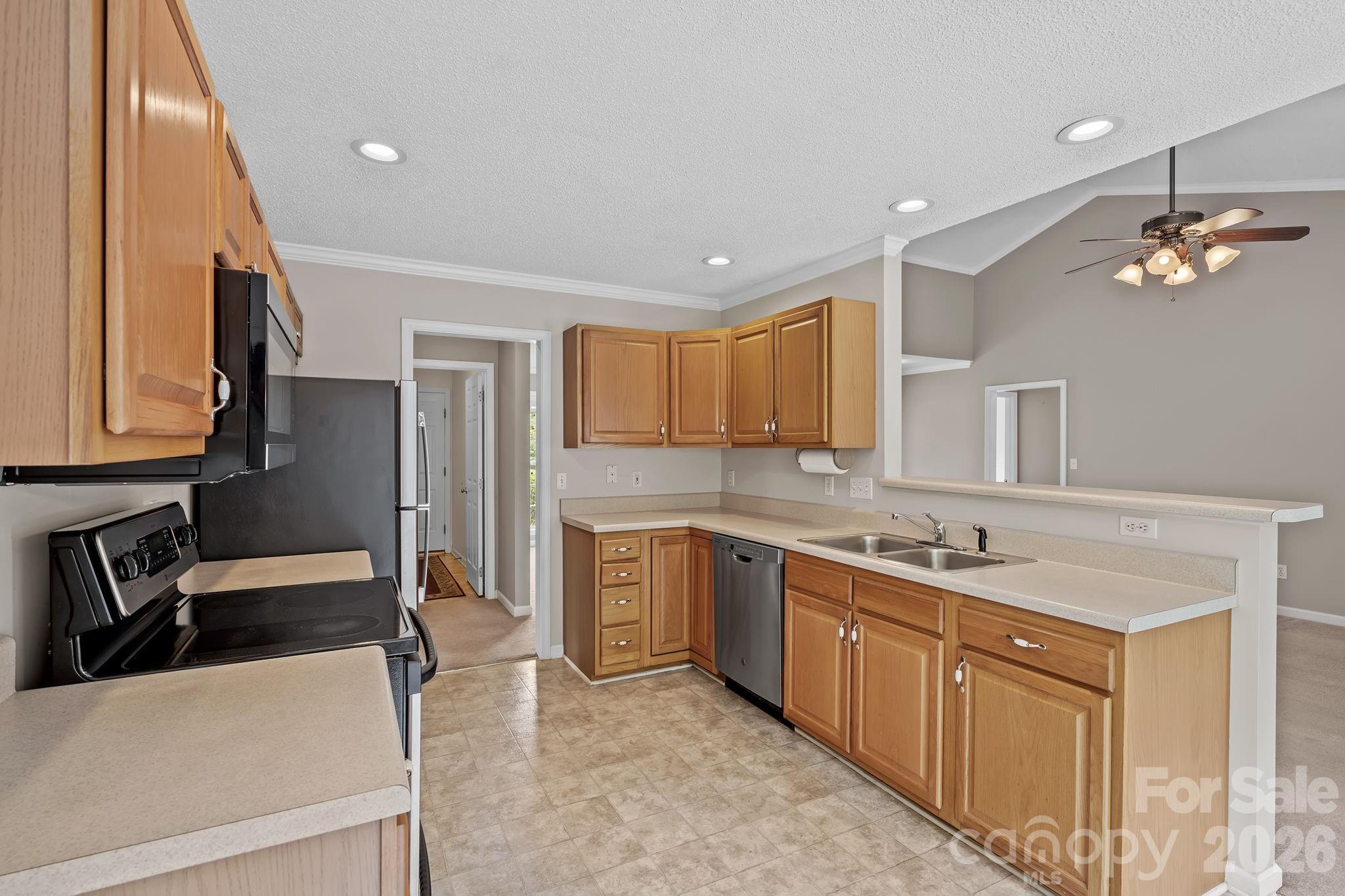 Single Family Residence at 200 Planters Creek Road, Fletcher, photo 8 of 39