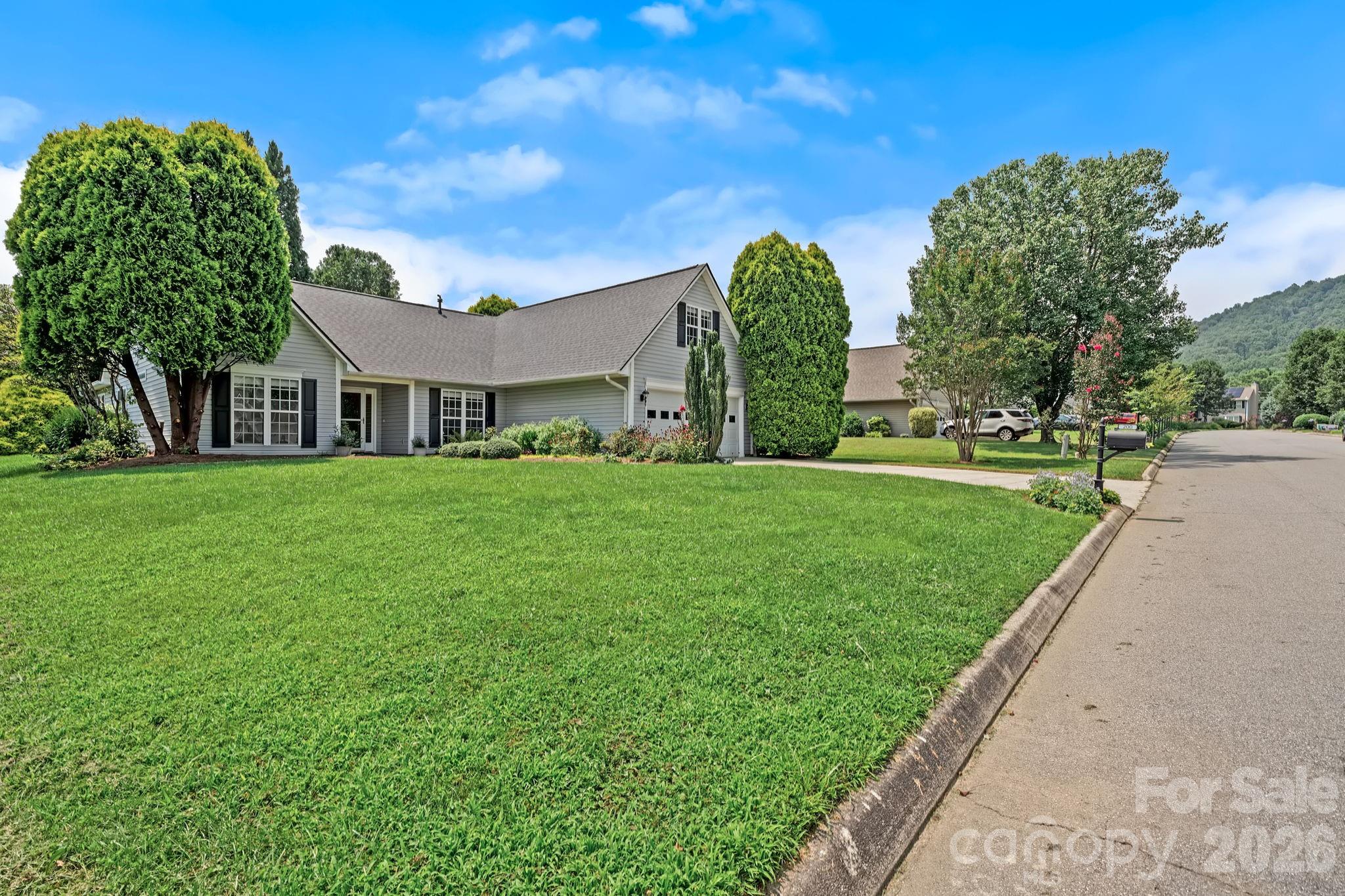 Single Family Residence at 200 Planters Creek Road, Fletcher, photo 34 of 39
