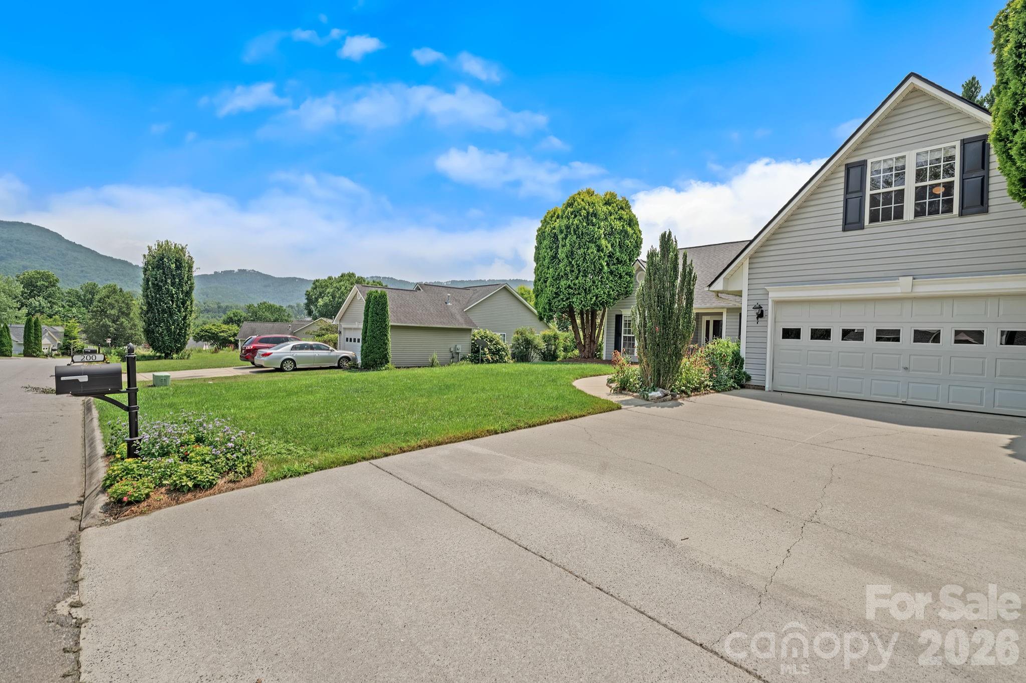 Single Family Residence at 200 Planters Creek Road, Fletcher, photo 37 of 39