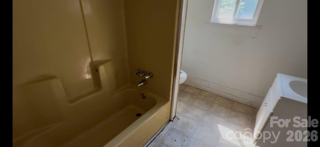 Single Family Residence at 614 Saluda Road, Chester, photo 5 of 18