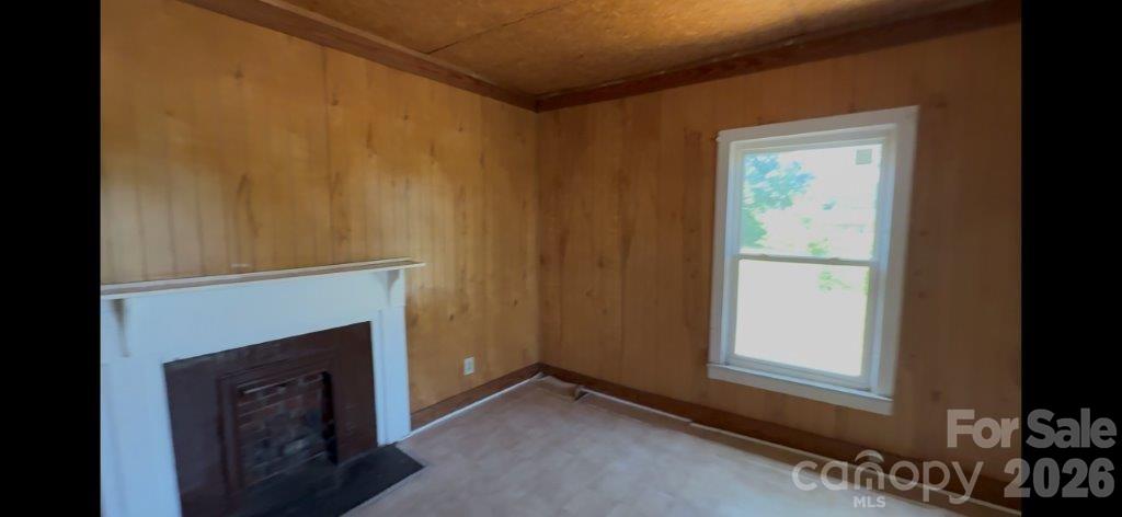 Single Family Residence at 614 Saluda Road, Chester, photo 7 of 18