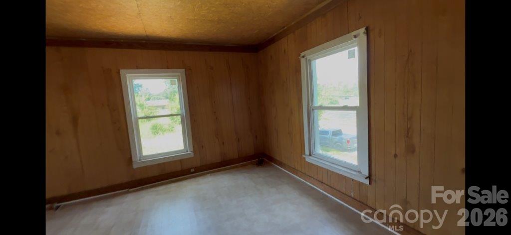Single Family Residence at 614 Saluda Road, Chester, photo 10 of 18