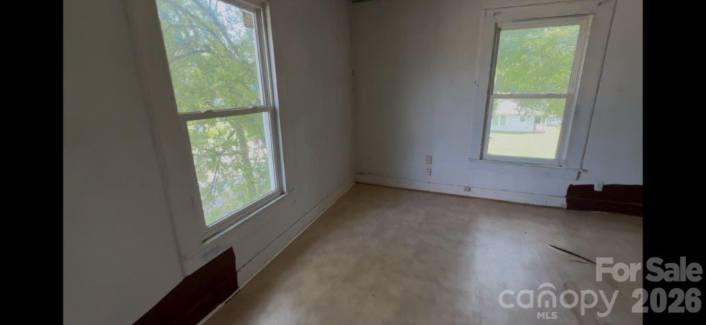 Single Family Residence at 614 Saluda Road, Chester, photo 11 of 18