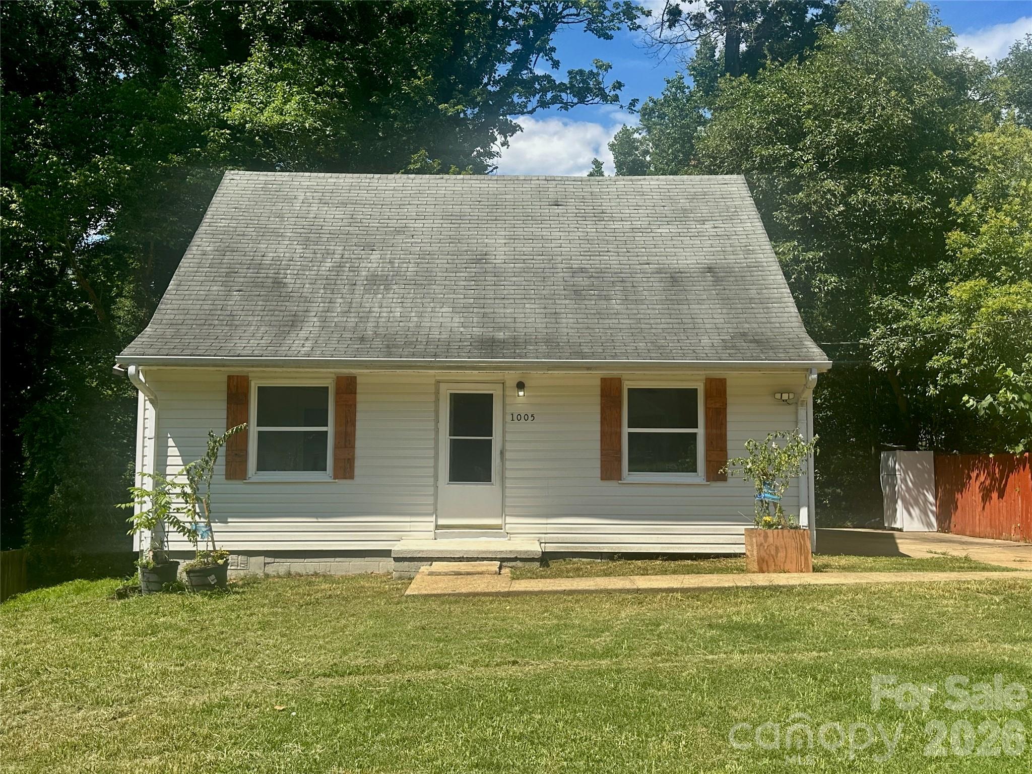 Exterior front - 1005 William Drive, Winston Salem