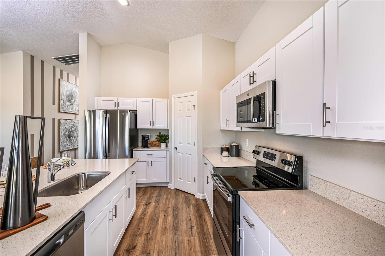 Single Family Residence at 4184 RIVER BEACON BLVD, DAVENPORT, photo 10 of 25
