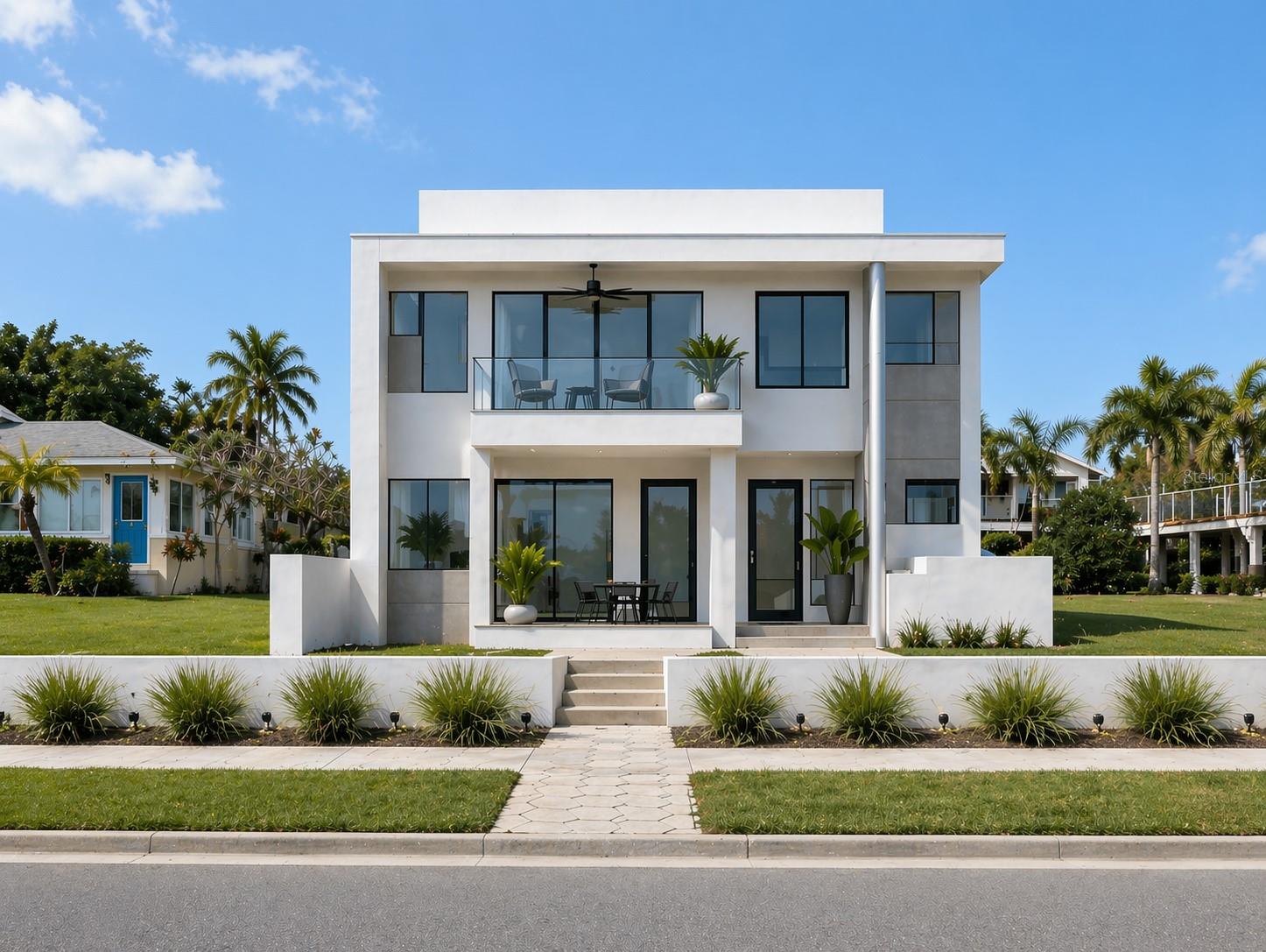 1817 BEACH DR SE