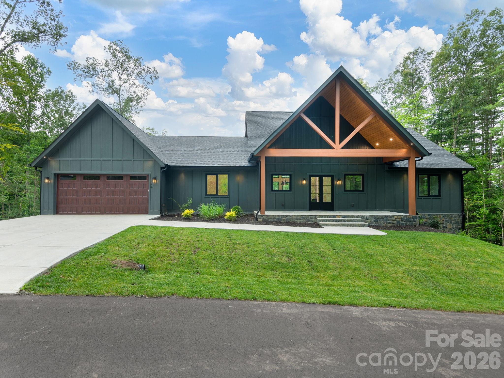 Single Family Residence at 148 Reserve Way, Hendersonville, photo 2 of 30