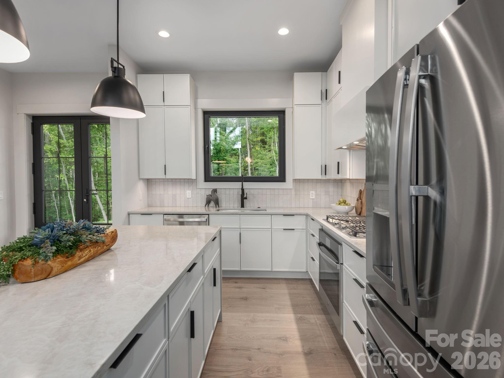 Single Family Residence at 148 Reserve Way, Hendersonville, photo 9 of 30