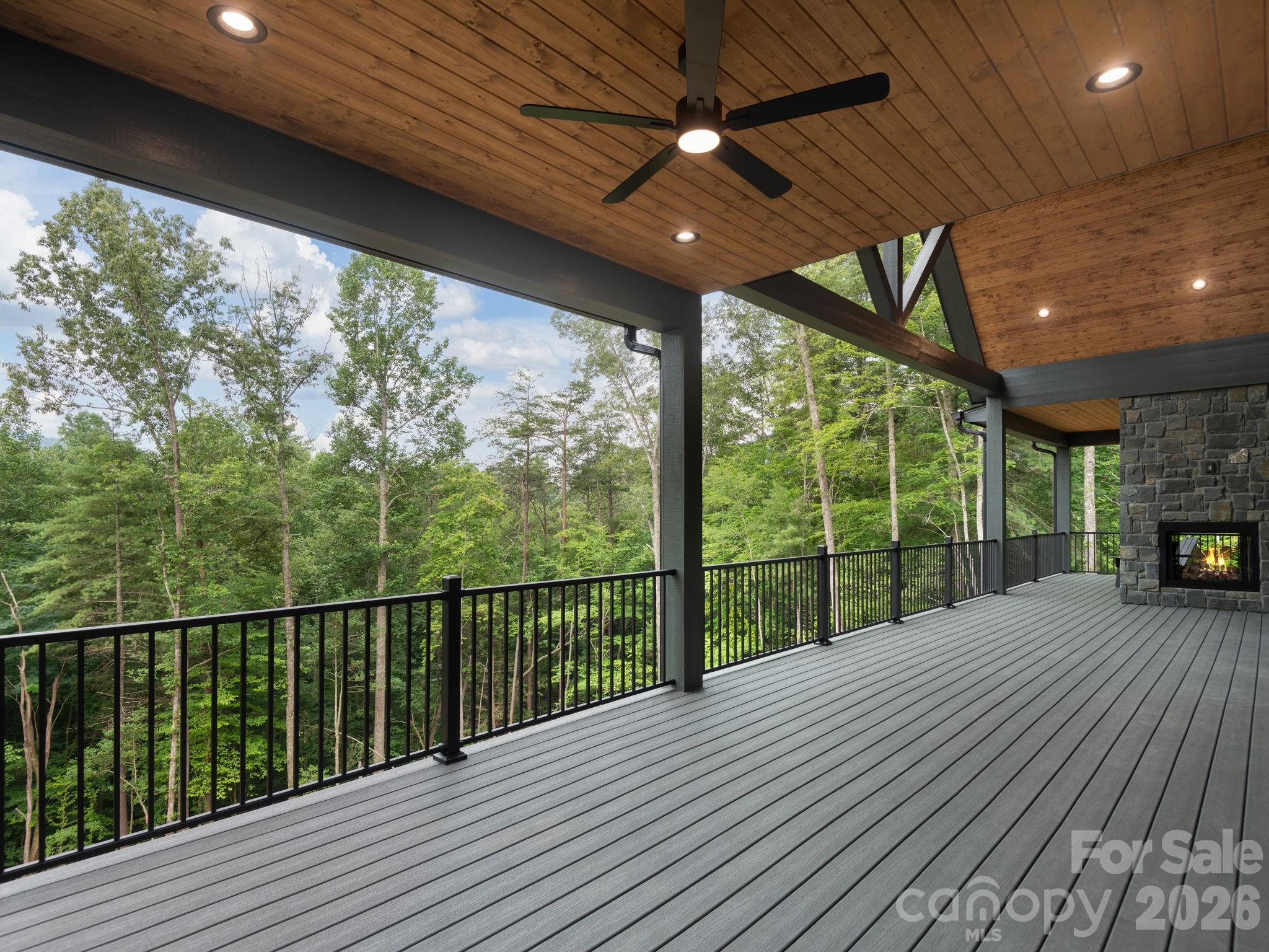 Single Family Residence at 148 Reserve Way, Hendersonville, photo 12 of 30