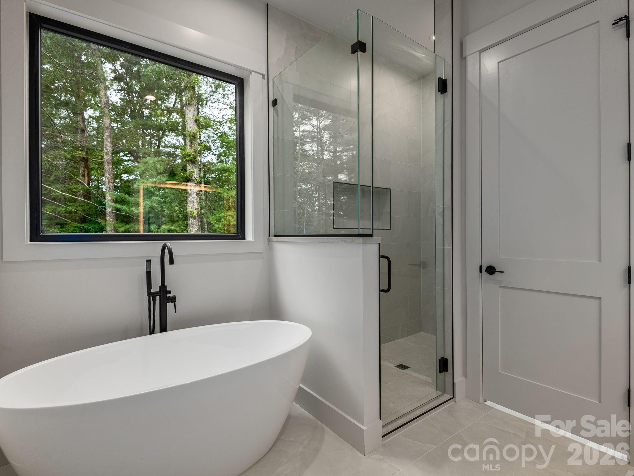 Single Family Residence at 148 Reserve Way, Hendersonville, photo 17 of 30