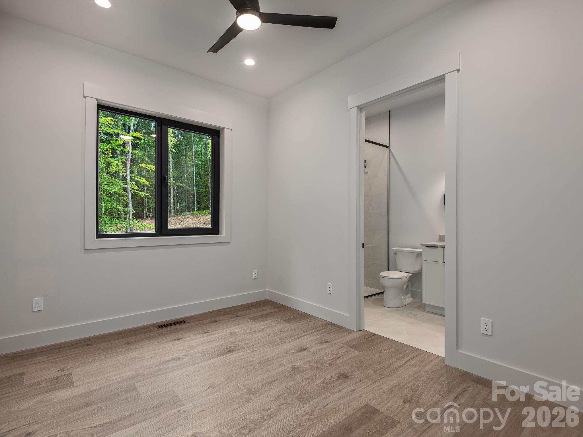 Single Family Residence at 148 Reserve Way, Hendersonville, photo 19 of 30