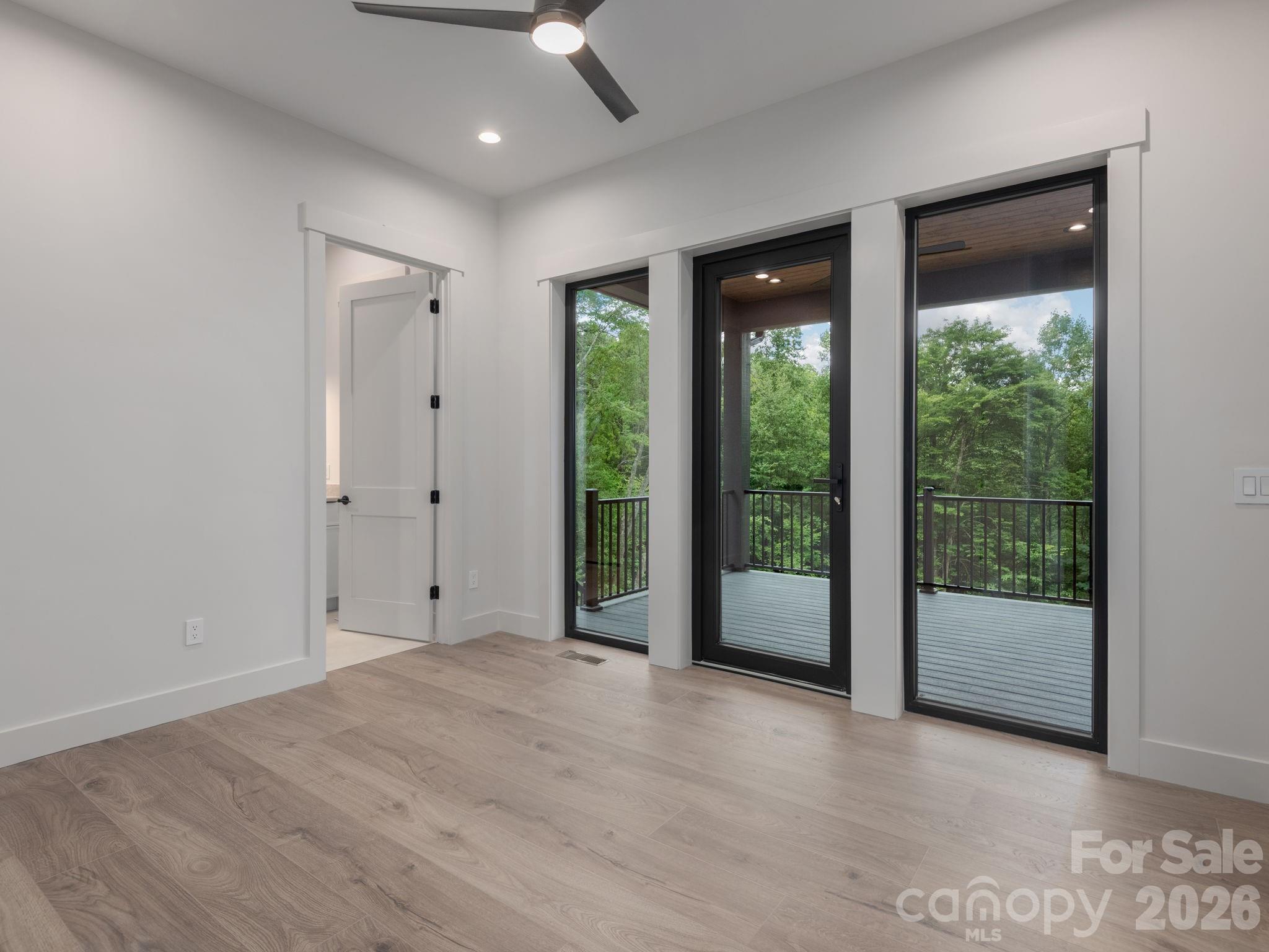 Single Family Residence at 148 Reserve Way, Hendersonville, photo 21 of 30
