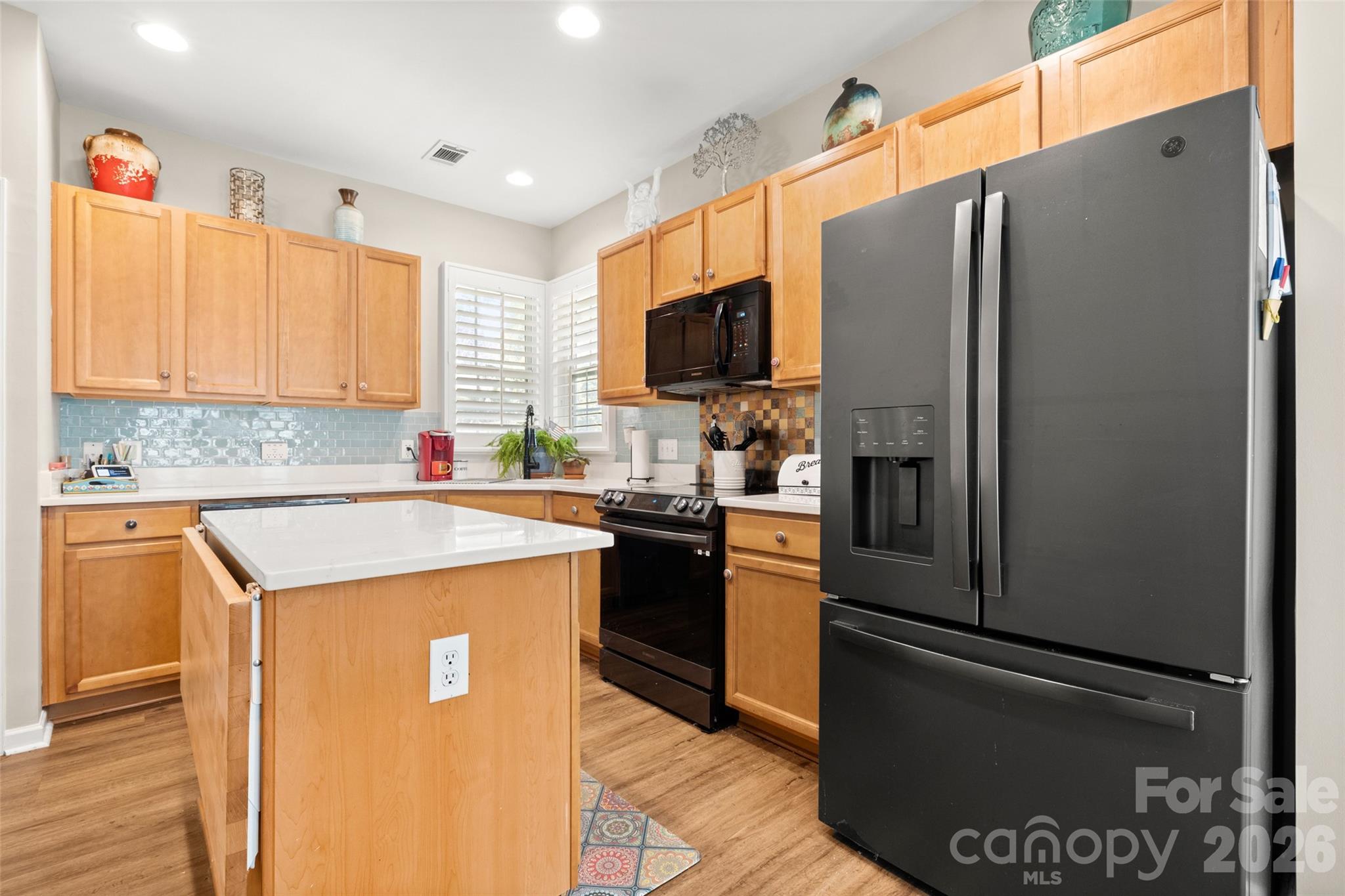 Single Family Residence at 7410 Carolina Jessamine Court, Fort Mill, photo 5 of 41
