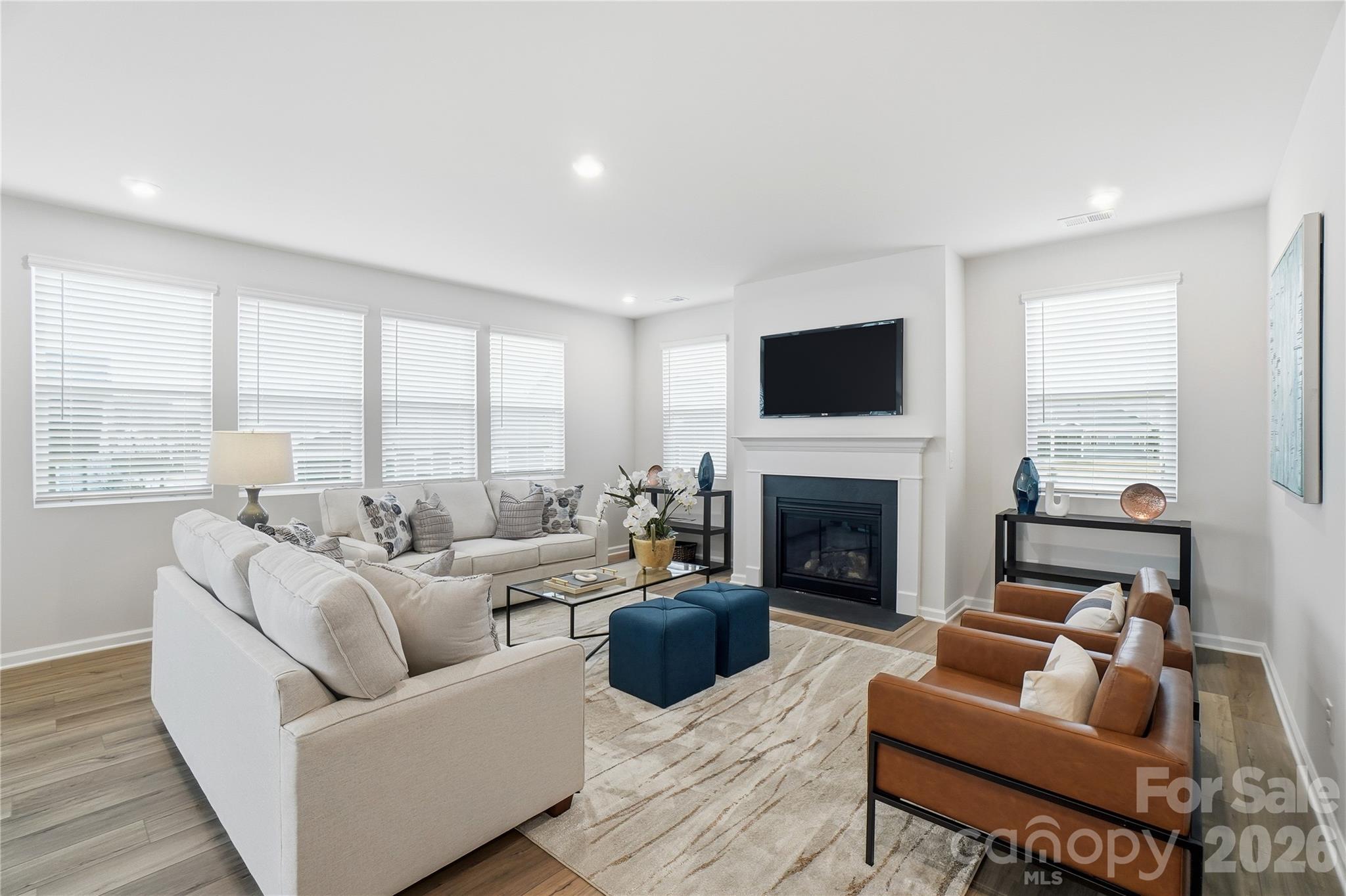Gathering room - 1326 Honey Trail, Monroe