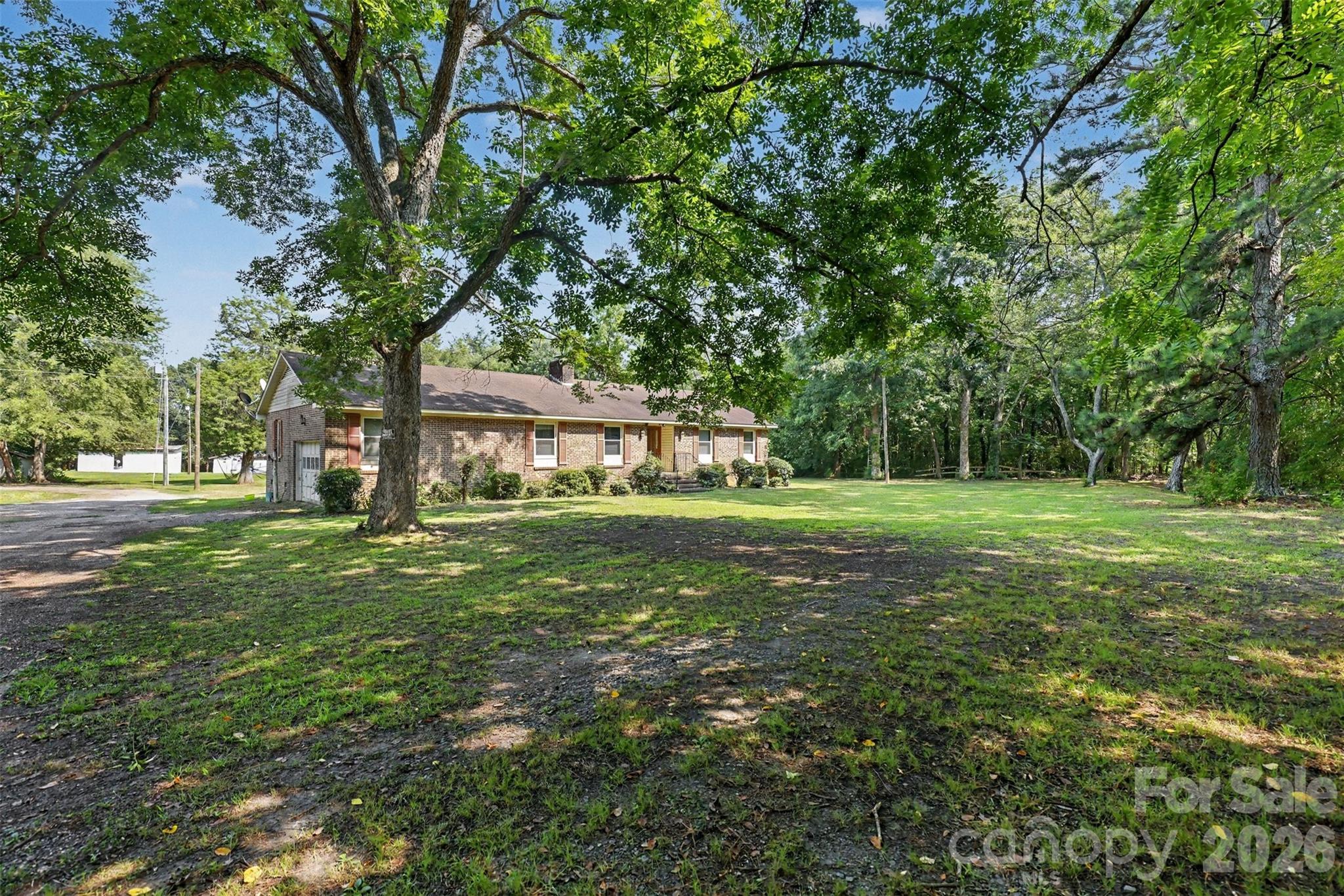 Single Family Residence at 310 Ferret Lane, York, photo 7 of 21