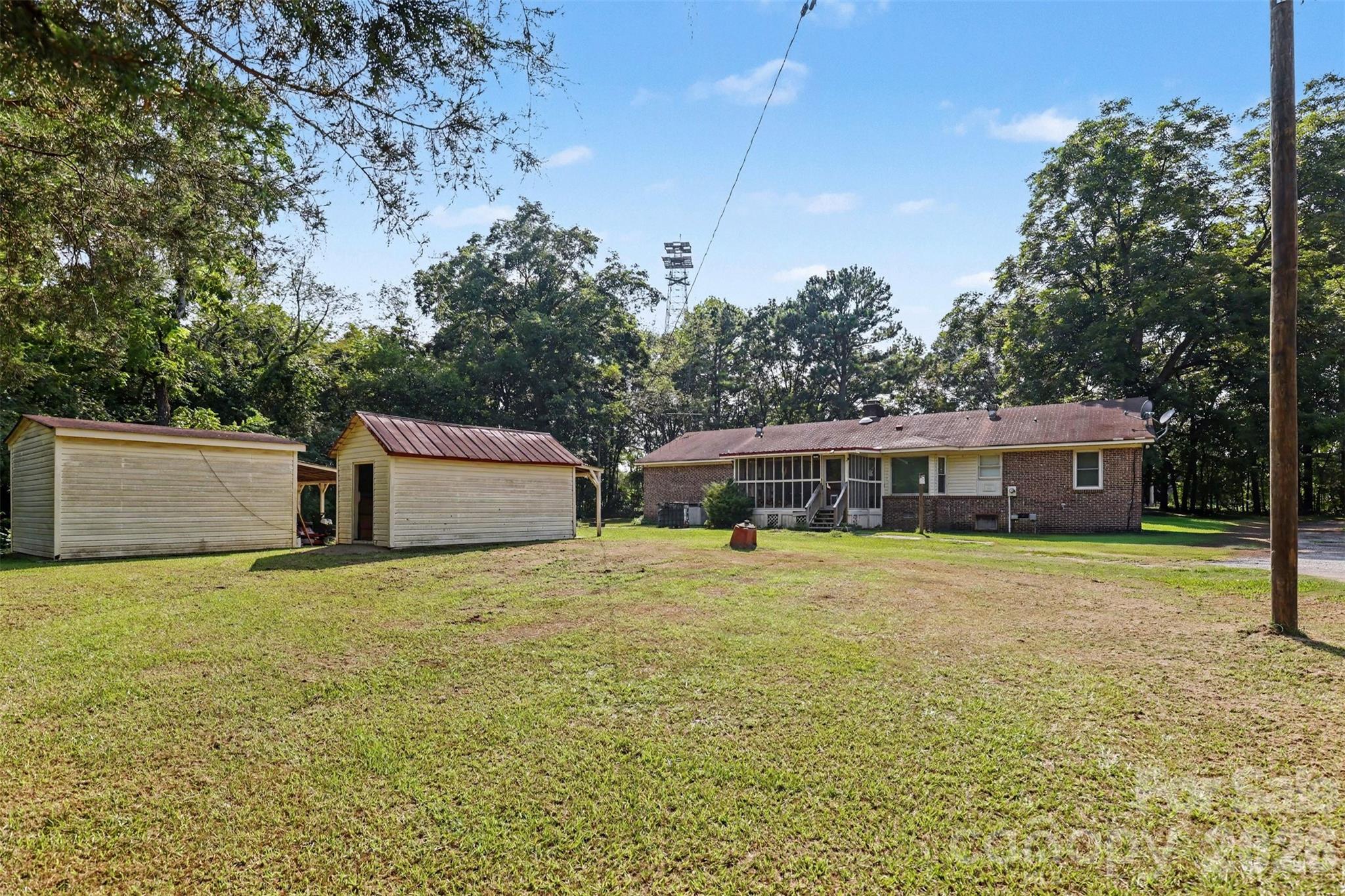 Single Family Residence at 310 Ferret Lane, York, photo 17 of 21
