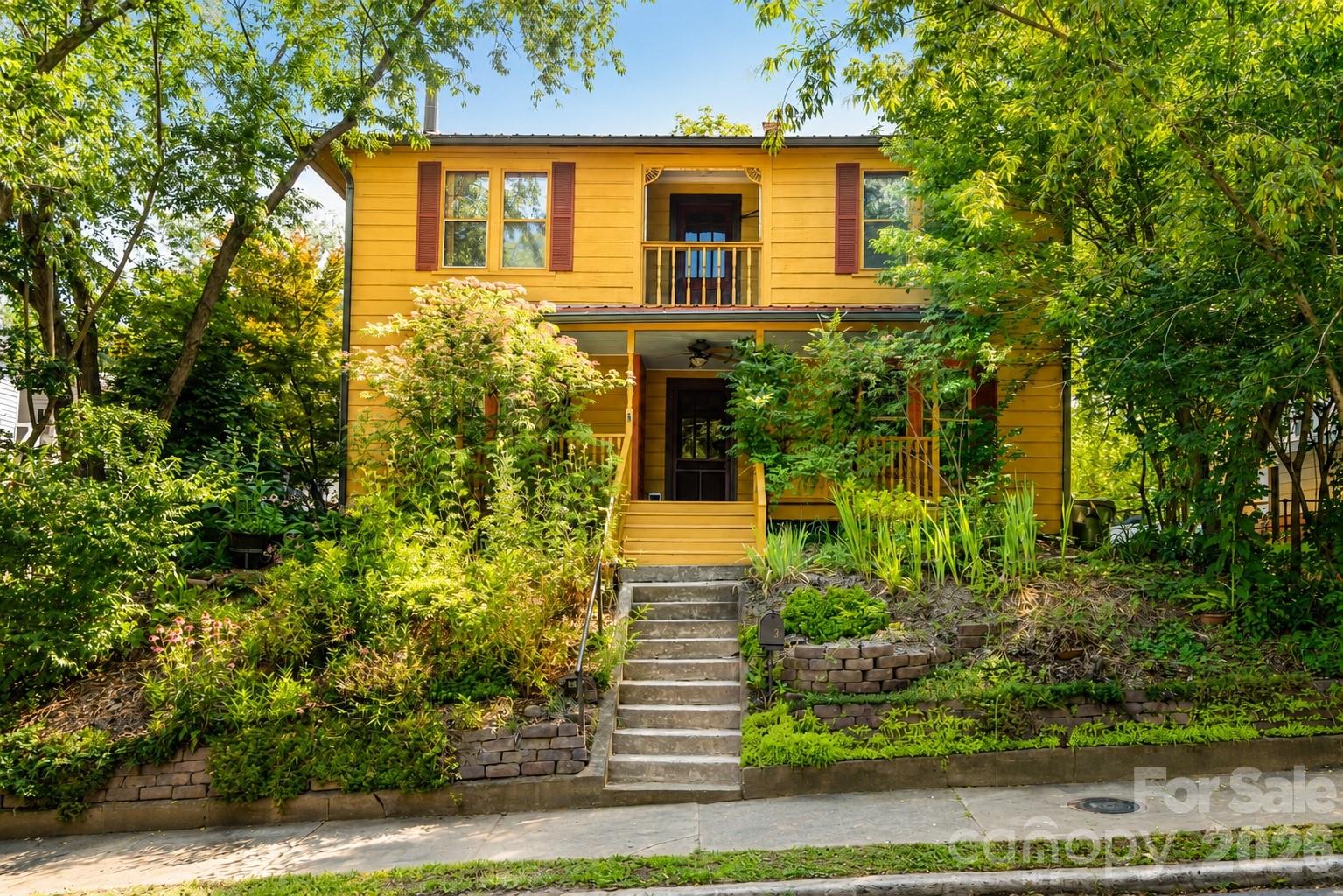Single Family Residence at 3 Woodlawn Avenue, Asheville