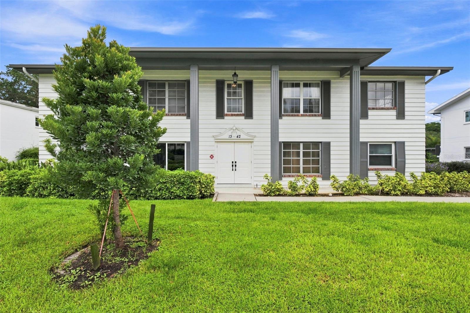 1342 SNELL ISLE BLVD NE #4