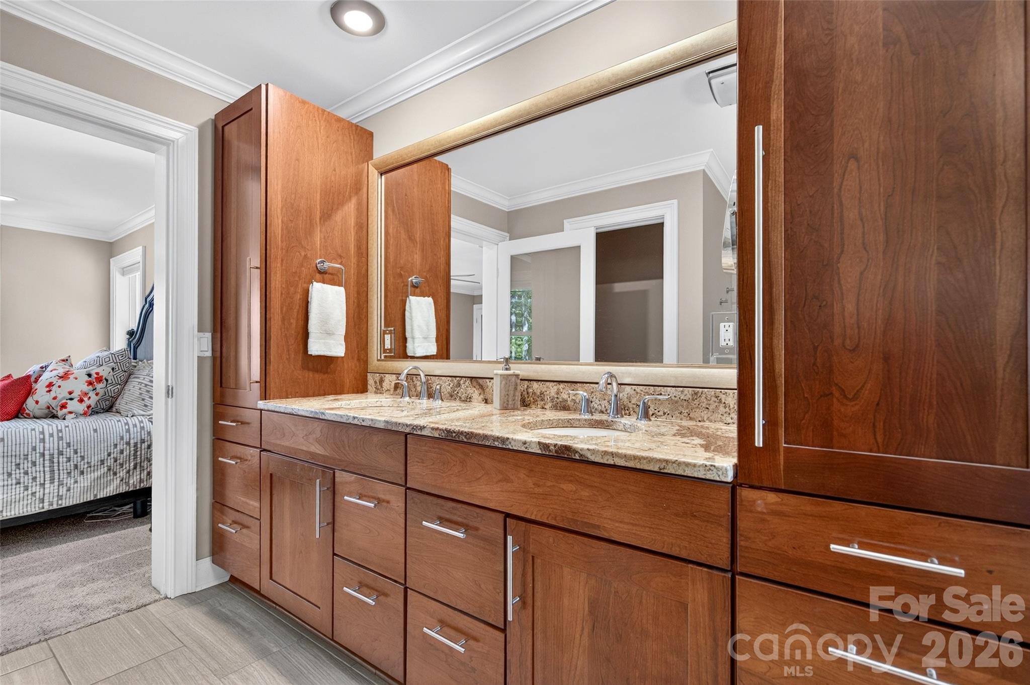 Primary Ensuite Main Level - 7144 Lynbrook Creek Road, Denver