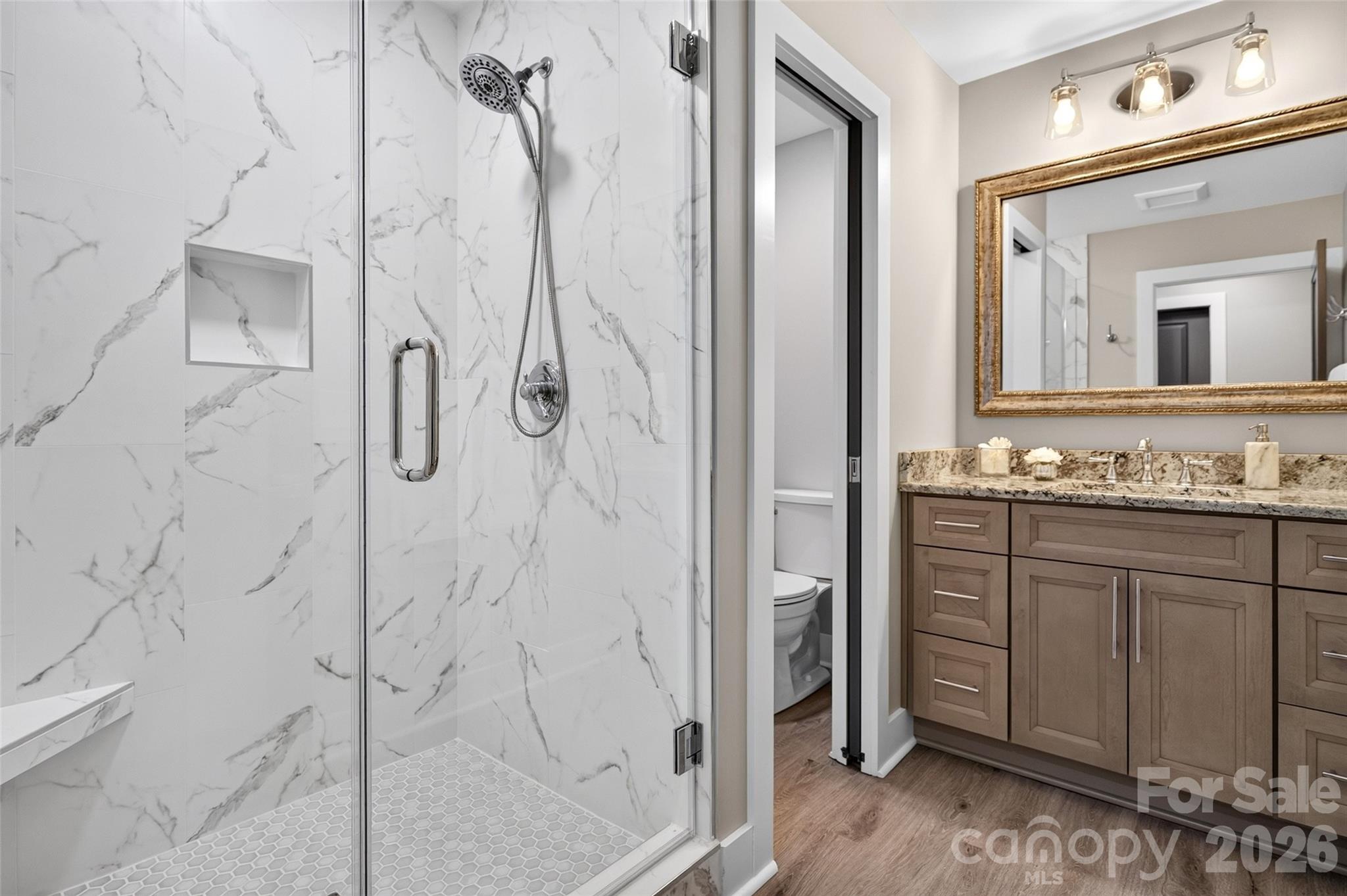 4th Ensuite Bathroom - 7144 Lynbrook Creek Road, Denver