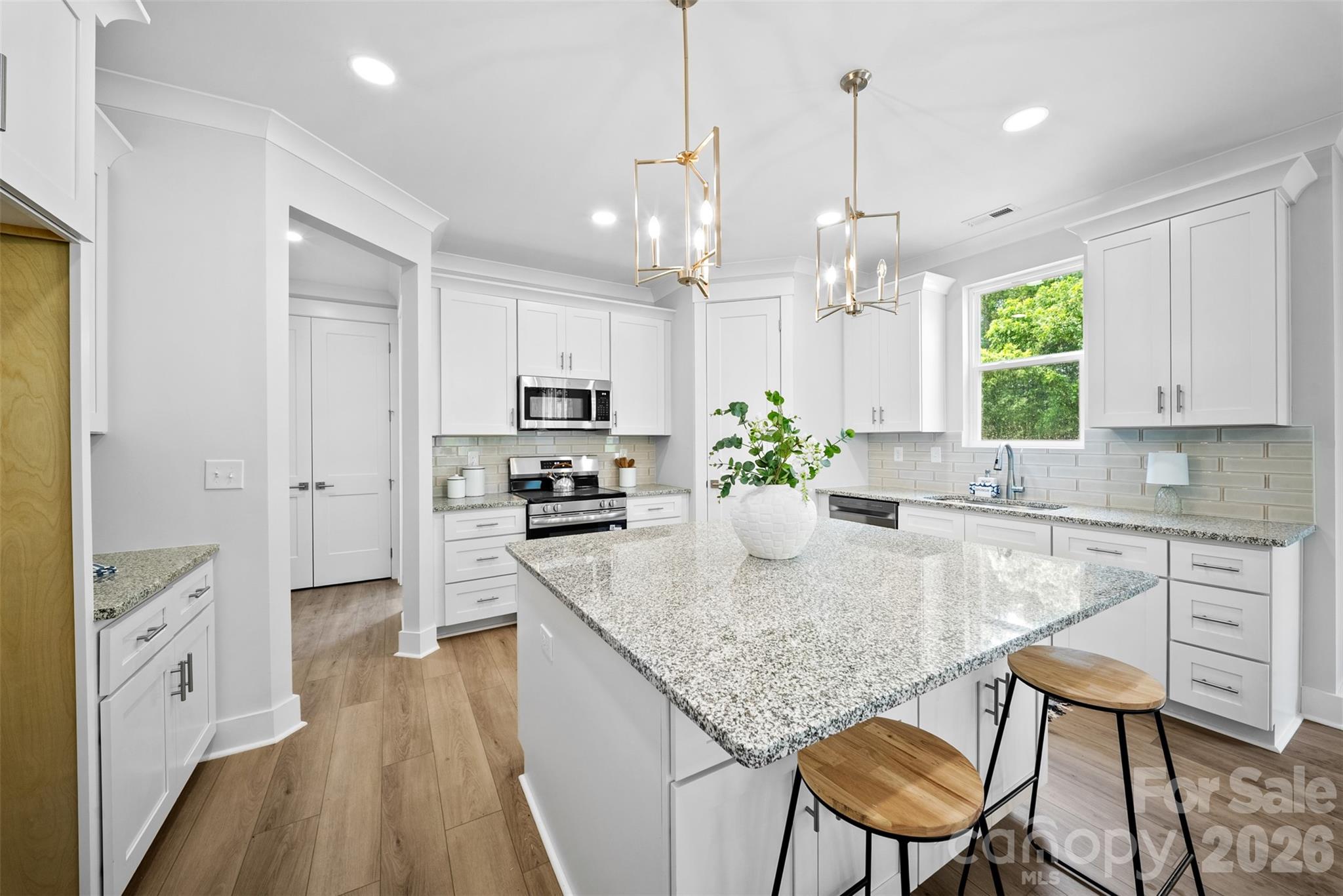 Single Family Residence at 170 Silver Creek Drive, Concord, photo 4 of 41