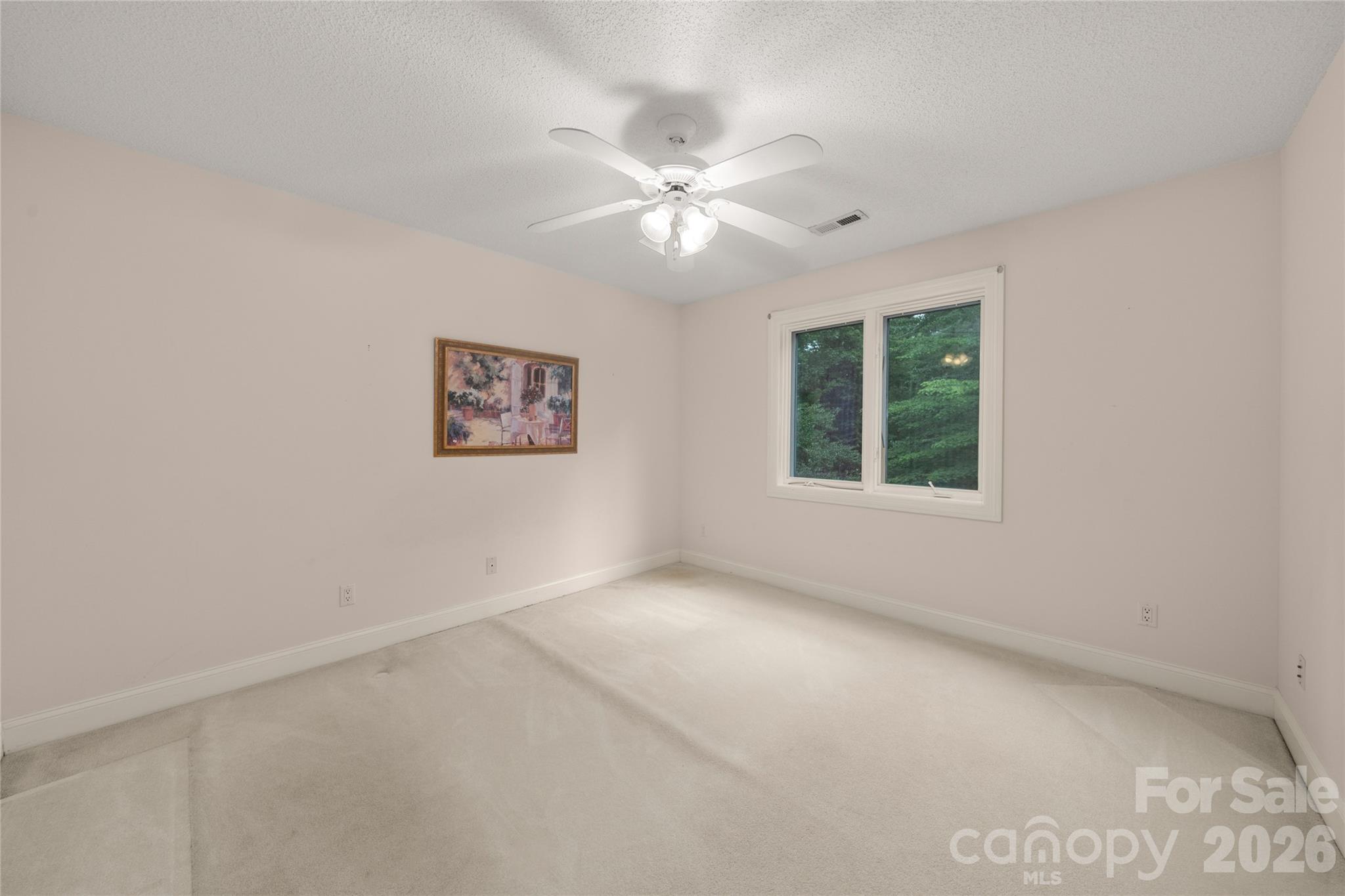 Upper bedroom - 136 Rumbling Bald Road, Lake Lure