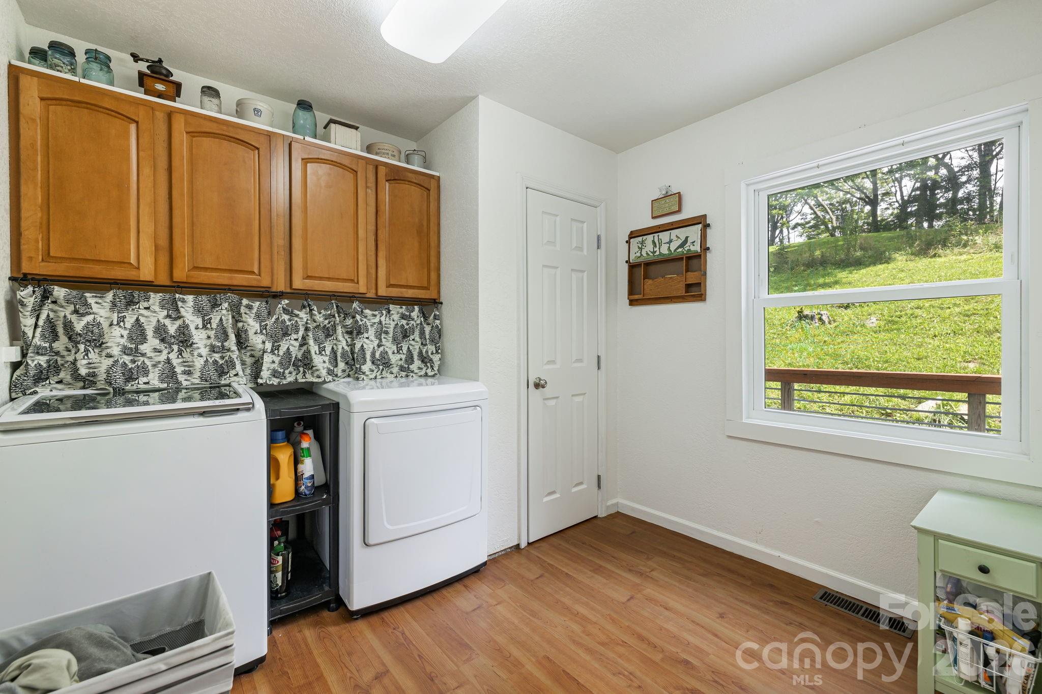 Laundry - 129 Finney Lane, Mars Hill