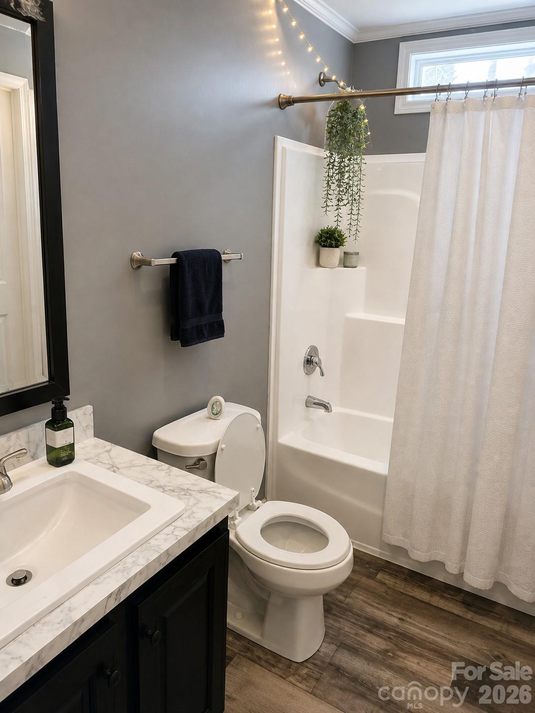Secondary Bathroom - 534 Browns Hill Road, Locust