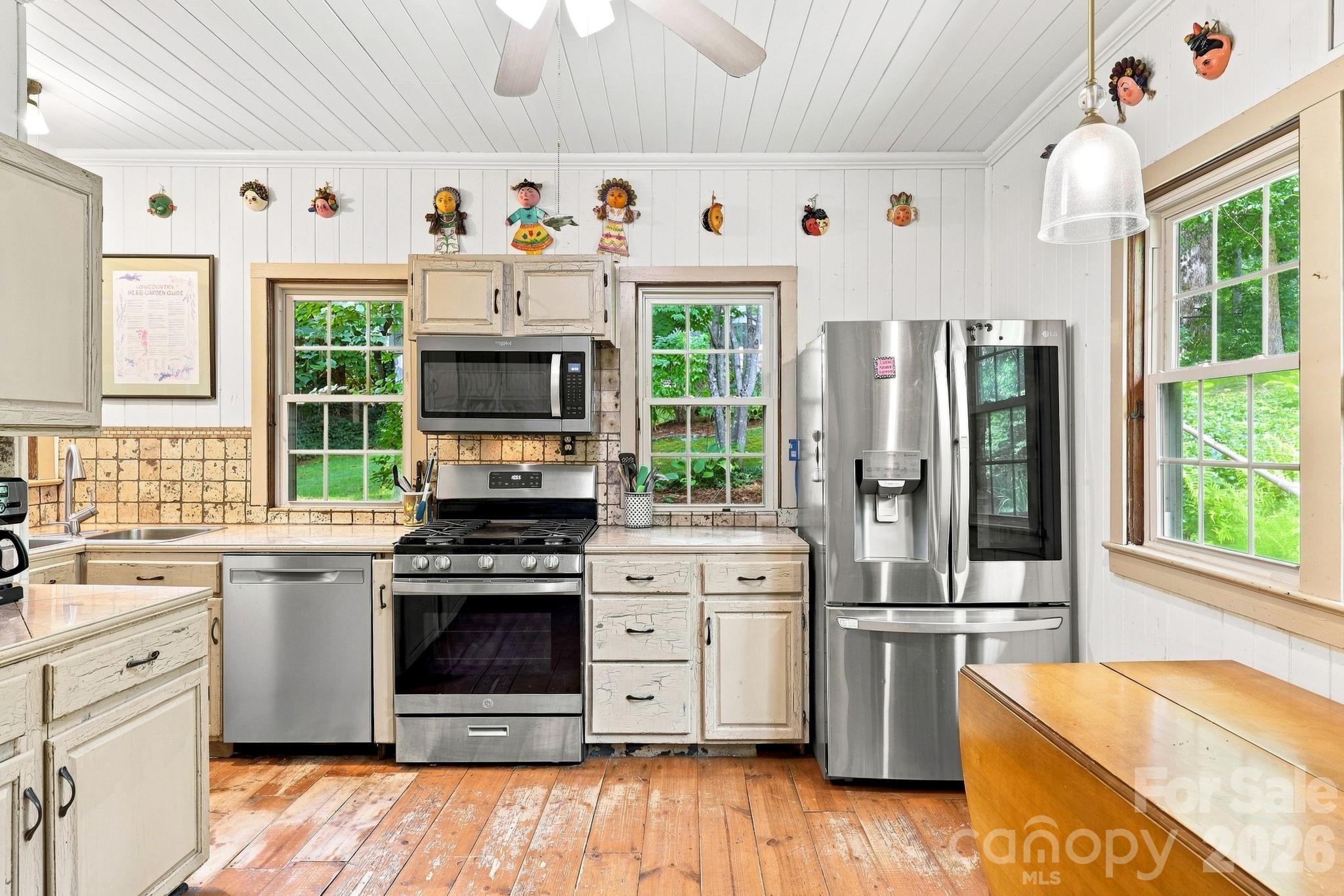 What a kitchen! - 1925 Laurel Park Highway, Hendersonville