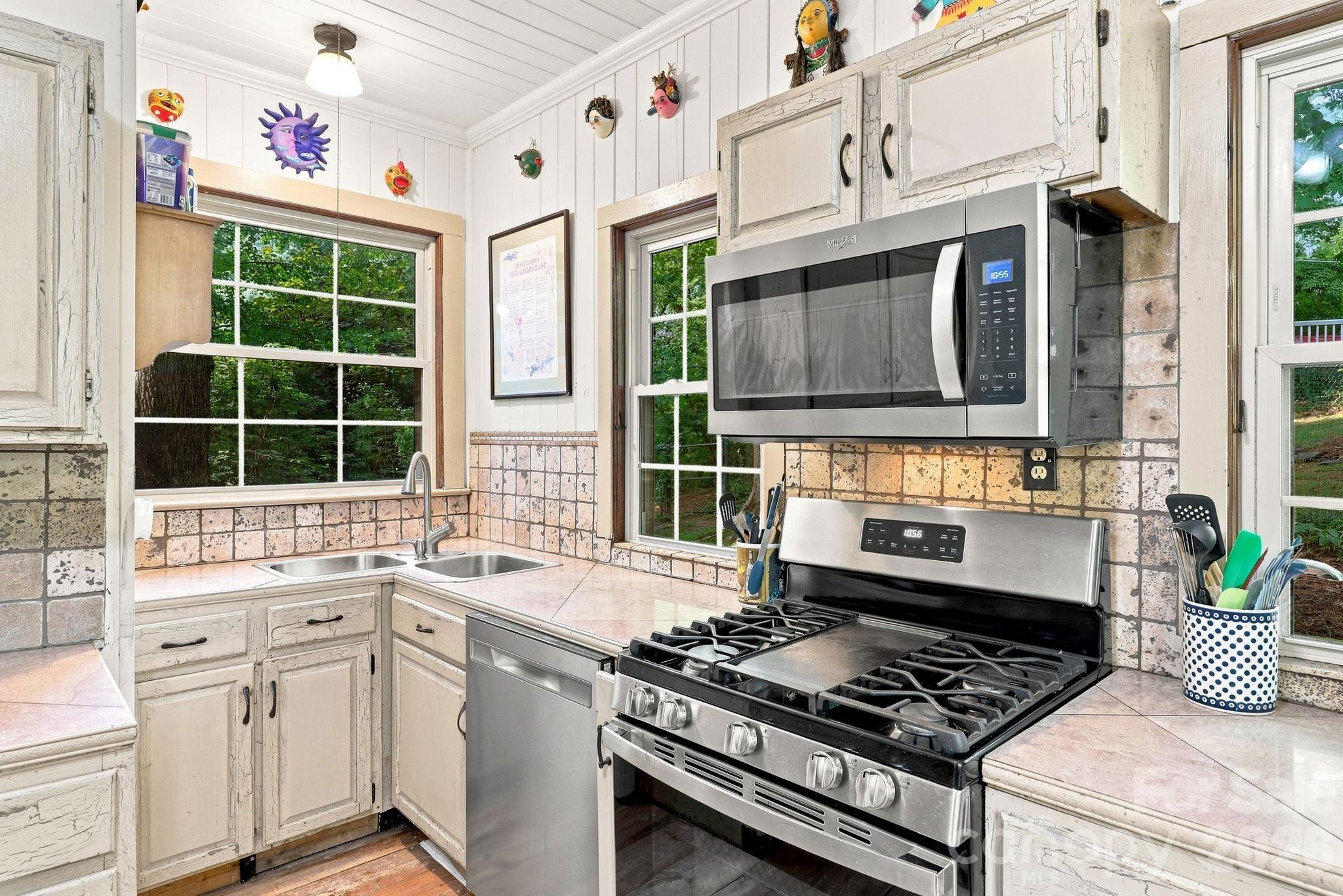 Windows let in so much natural light - 1925 Laurel Park Highway, Hendersonville