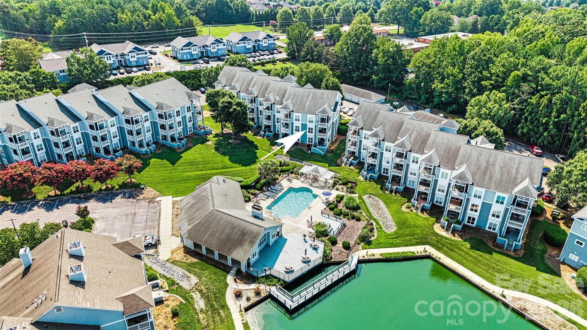 Condominium at 18824 Nautical Drive, Cornelius, photo 4 of 23