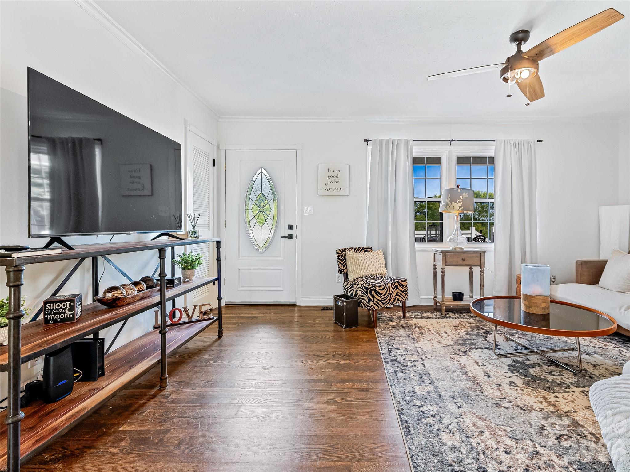 Beautiful new flooring throughout - 7 Southwicke Drive, Arden