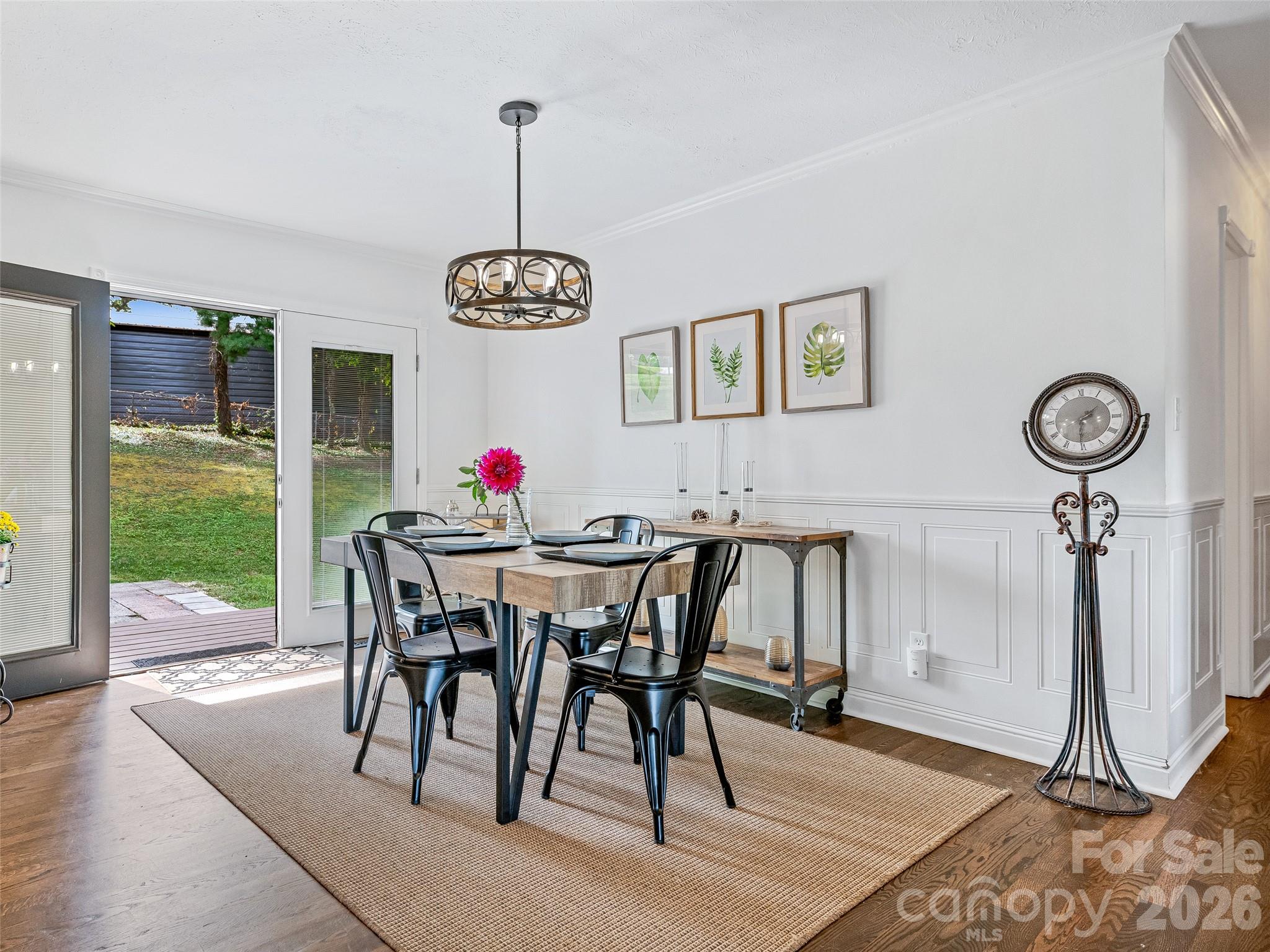 Notice the Wainscoting - 7 Southwicke Drive, Arden